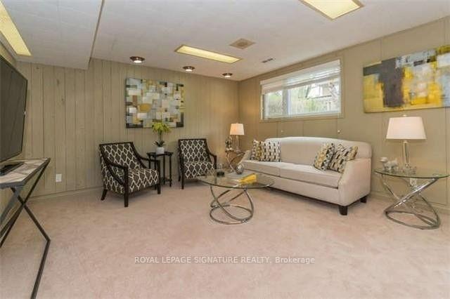 Photo 11 of 12 Lacewood Crescent, North York, Parkwoods-Donalda — HOMEH