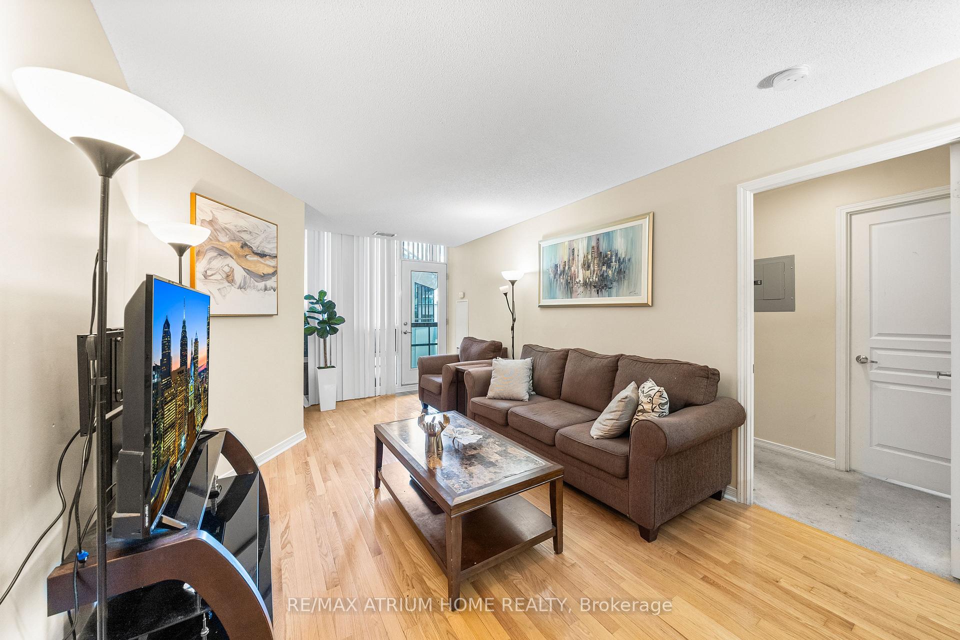 Photo 3 of Unit 317, 509 Beecroft Road, North York, Willowdale West — HOMEH