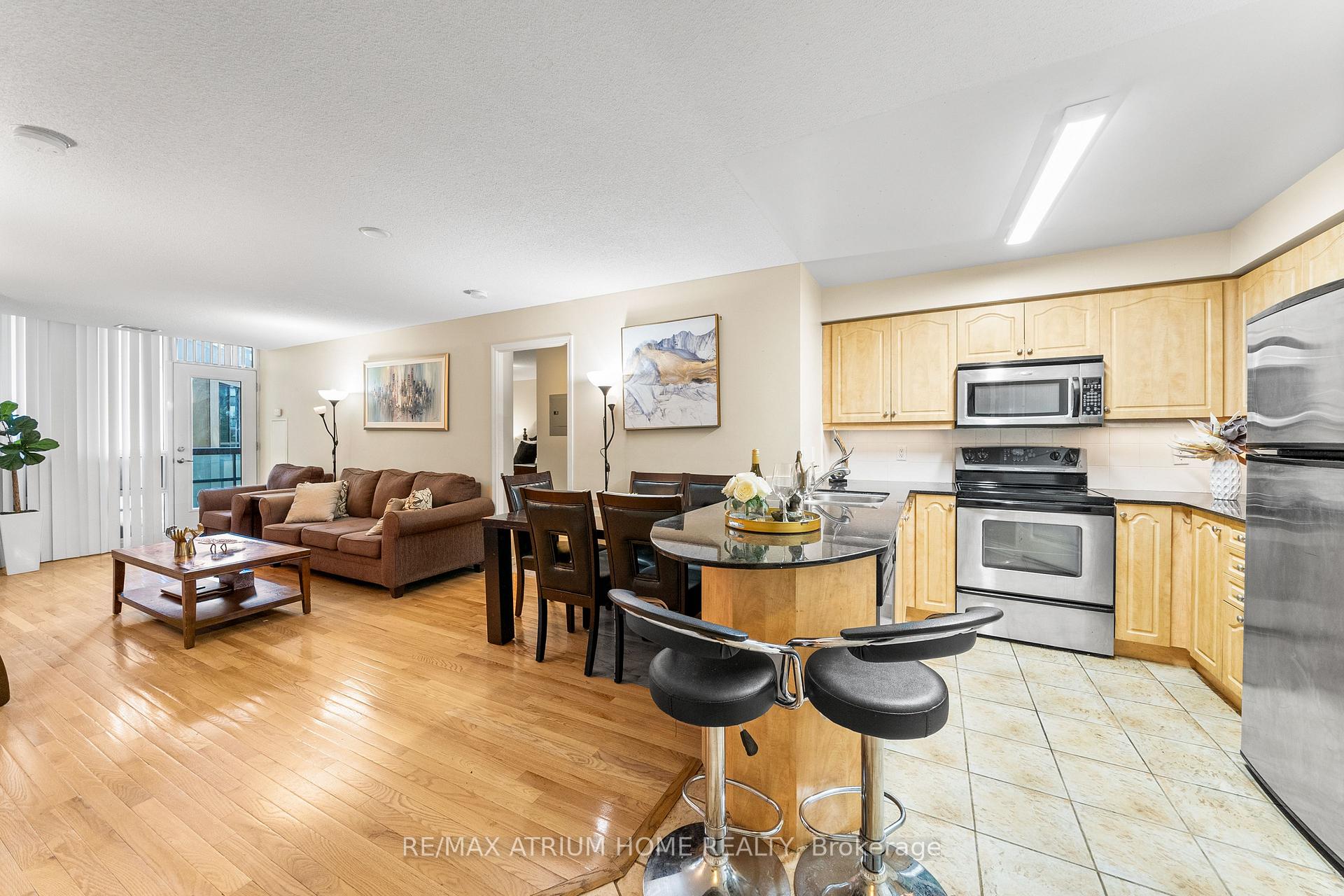 Photo 5 of Unit 317, 509 Beecroft Road, North York, Willowdale West — HOMEH
