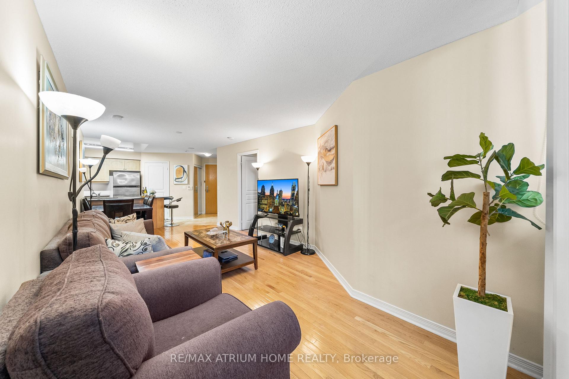 Photo 6 of Unit 317, 509 Beecroft Road, North York, Willowdale West — HOMEH