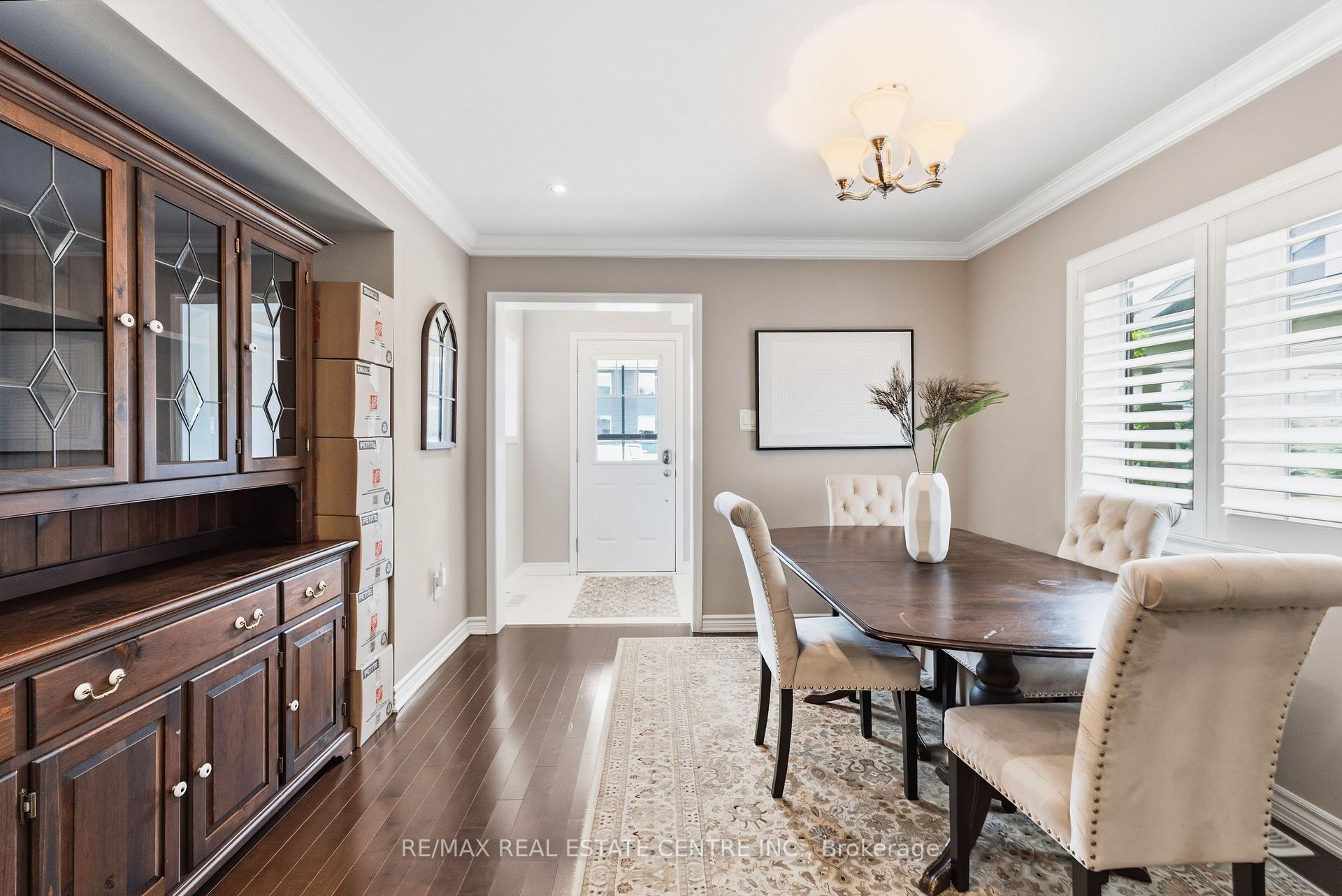 Photo 4 of Unit 33, 22 Spring Creek Drive, Hamilton, Waterdown — HOMEH