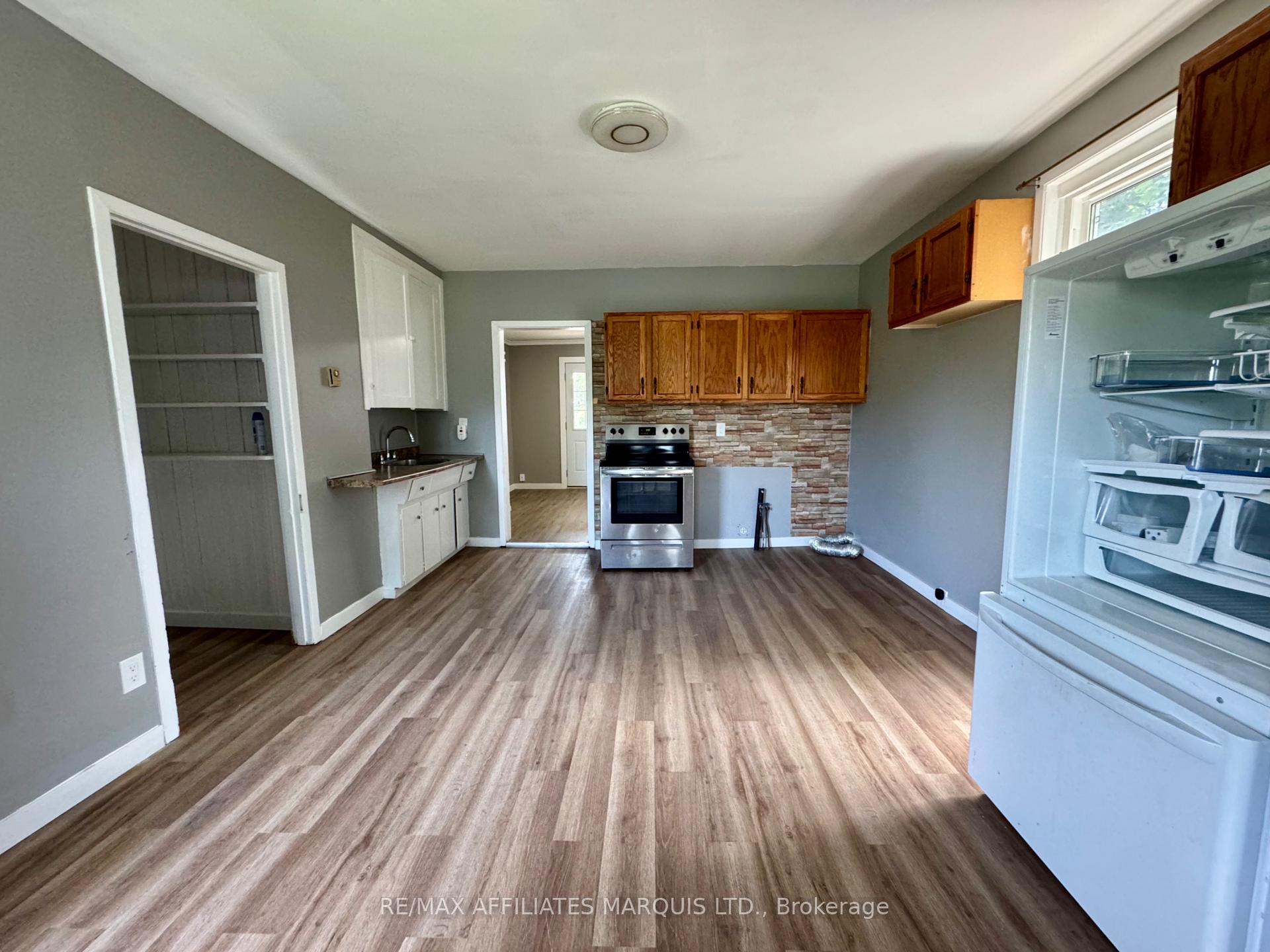 Photo 4 of 321 Water Street E, Cornwall, Cornwall — HOMEH
