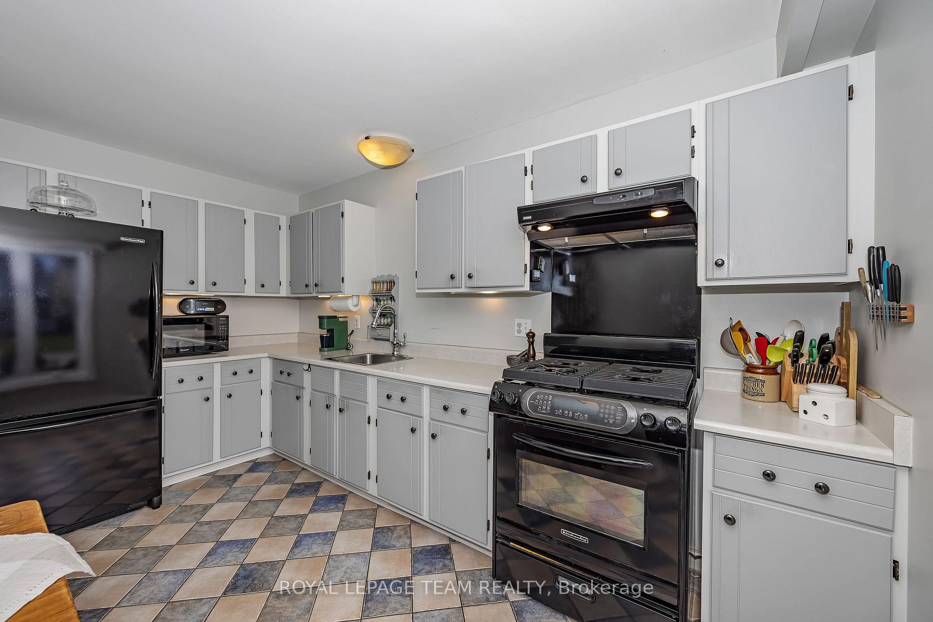 Photo 5 of 99 Melanie Crescent, Ottawa, Kanata - Glencairn/Hazeldean — HOMEH
