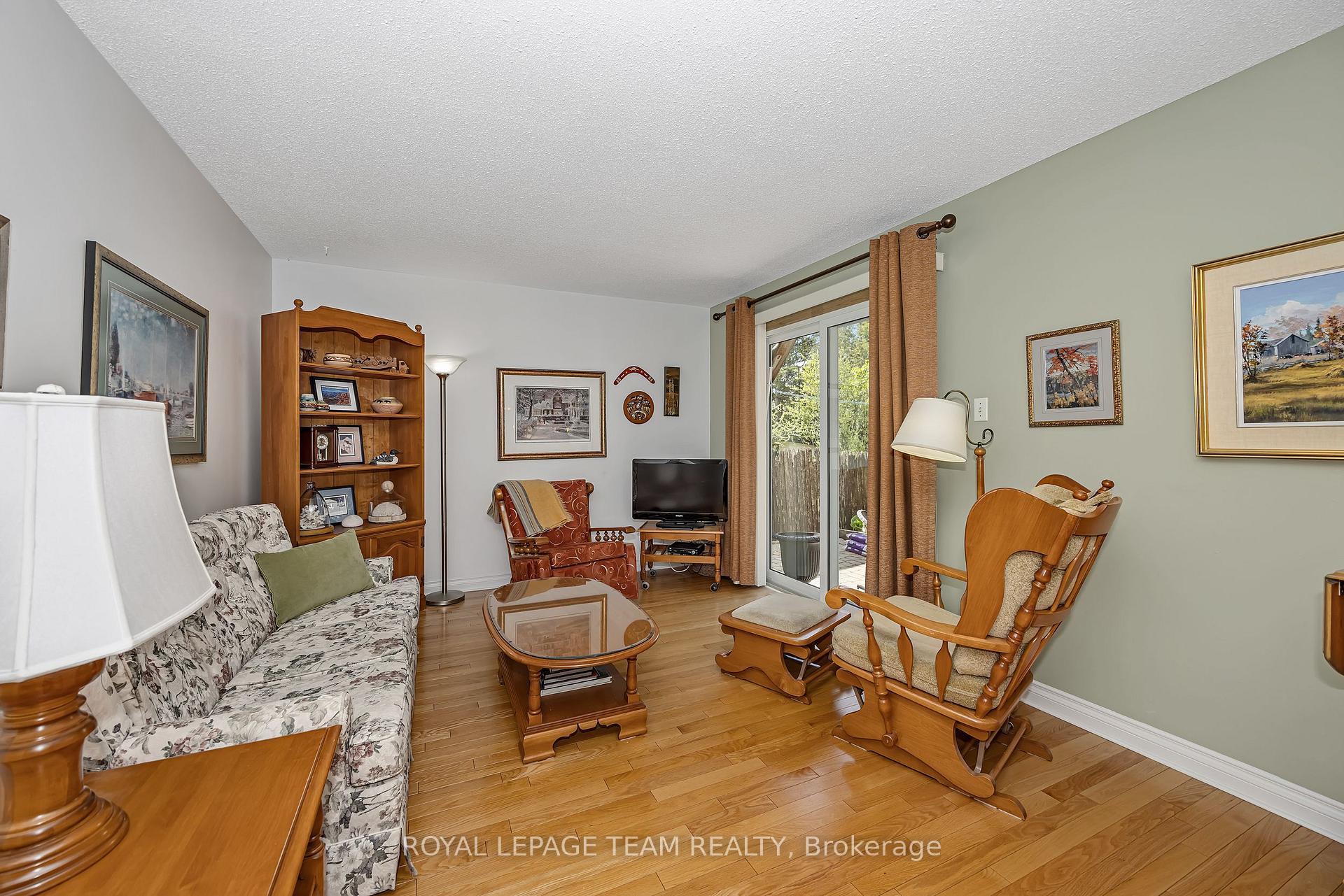 Photo 6 of 99 Melanie Crescent, Ottawa, Kanata - Glencairn/Hazeldean — HOMEH