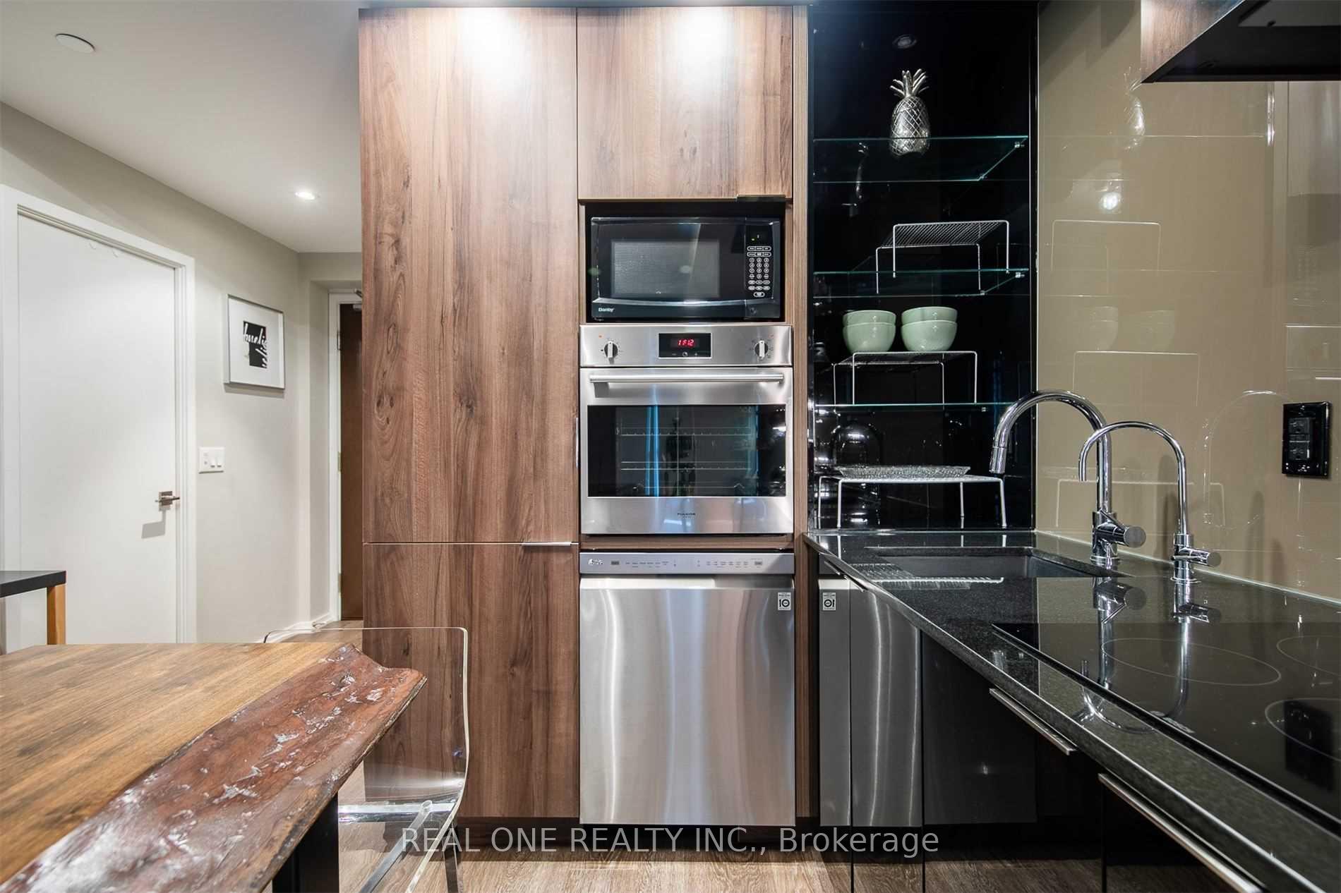 Photo 5 of Unit 4109, 70 Temperance Street, Toronto, Bay Street Corridor — HOMEH