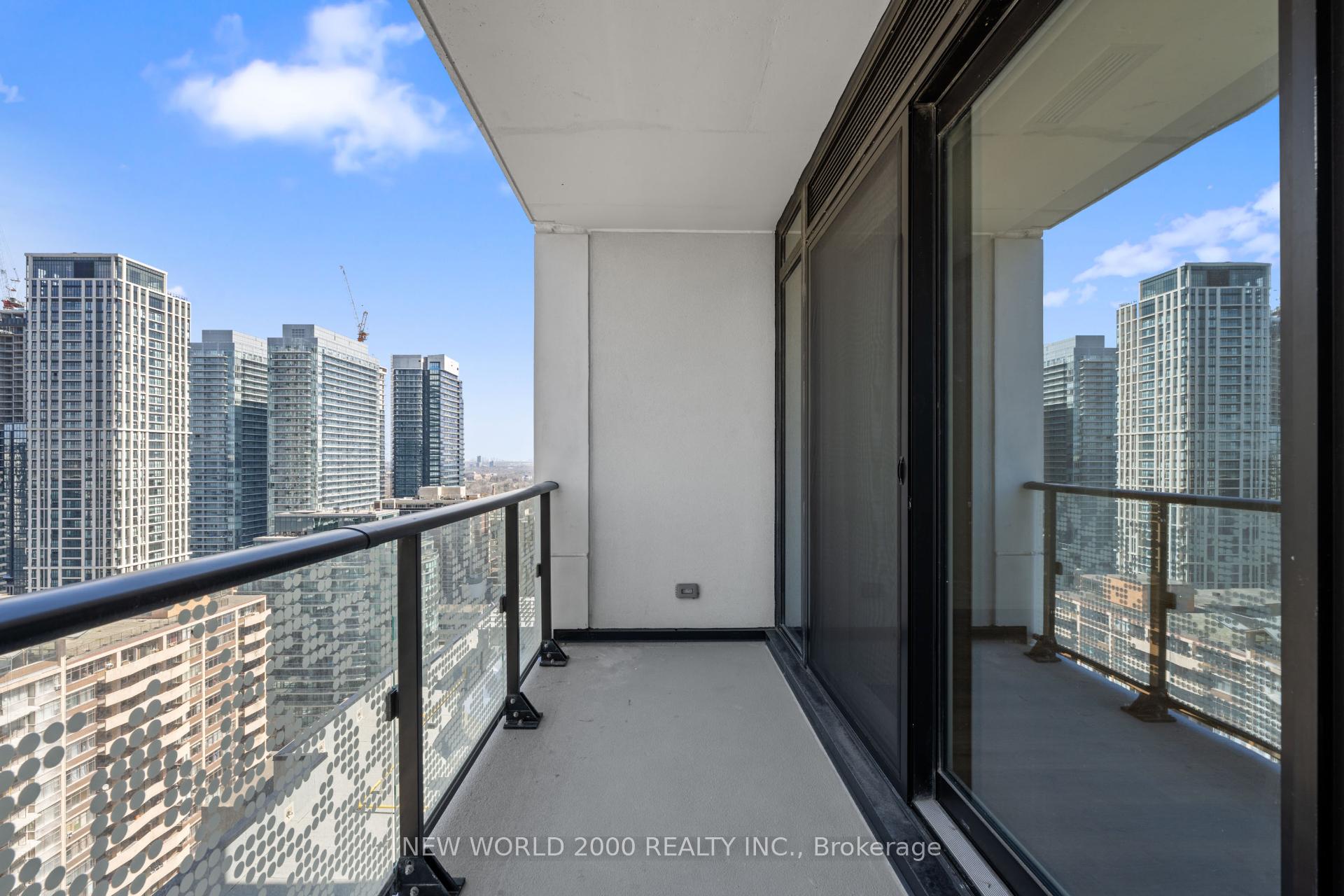 Photo 11 of Unit 1512, 101 Roehampton Avenue, Toronto, Mount Pleasant West — HOMEH
