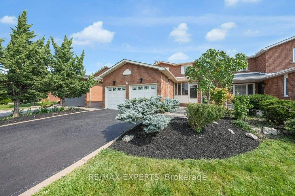 Photo 2 of 31 Waterfall Road, Vaughan, East Woodbridge — HOMEH