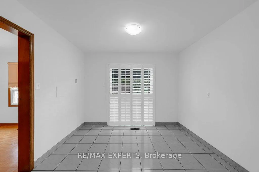 Photo 13 of 31 Waterfall Road, Vaughan, East Woodbridge — HOMEH