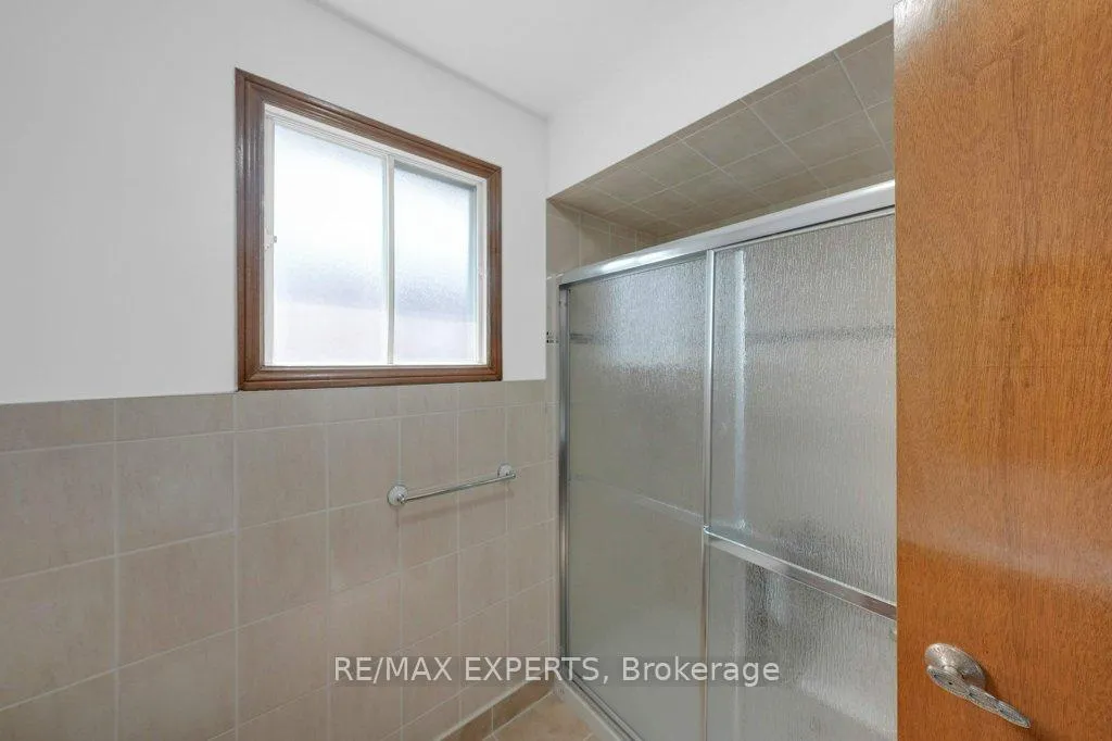 Photo 18 of 31 Waterfall Road, Vaughan, East Woodbridge — HOMEH