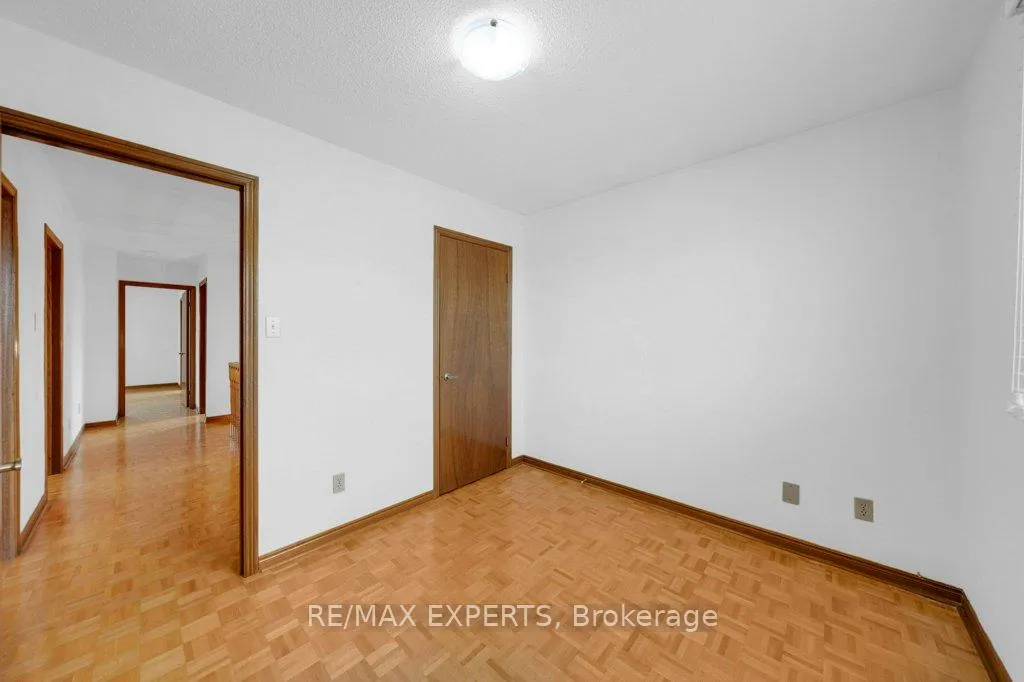 Photo 23 of 31 Waterfall Road, Vaughan, East Woodbridge — HOMEH