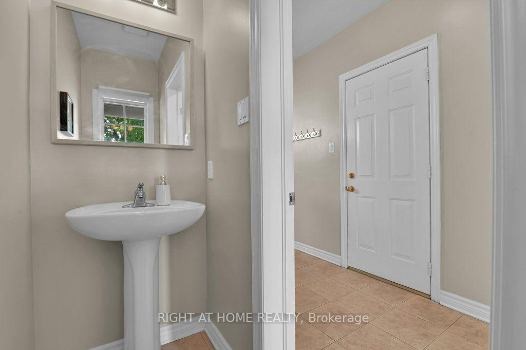 Photo 5 of 198 Deerfox Drive, Ottawa, Barrhaven - Longfields — HOMEH