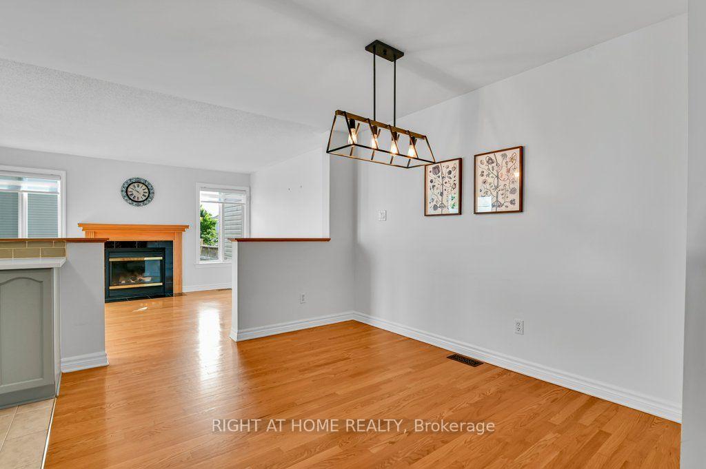 Photo 6 of 198 Deerfox Drive, Ottawa, Barrhaven - Longfields — HOMEH