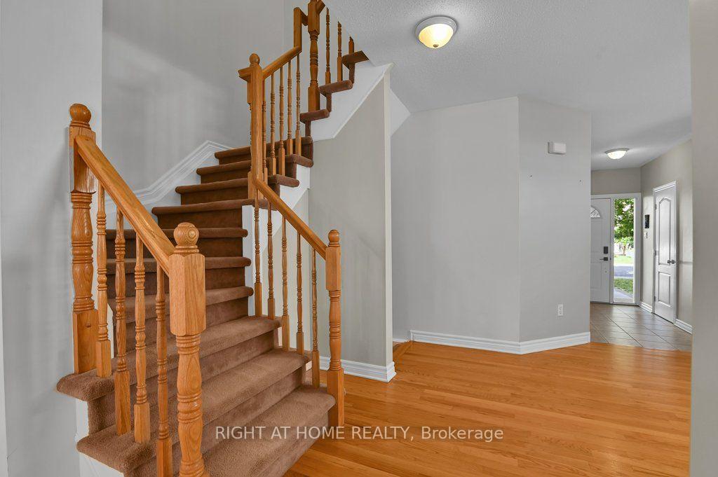 Photo 10 of 198 Deerfox Drive, Ottawa, Barrhaven - Longfields — HOMEH