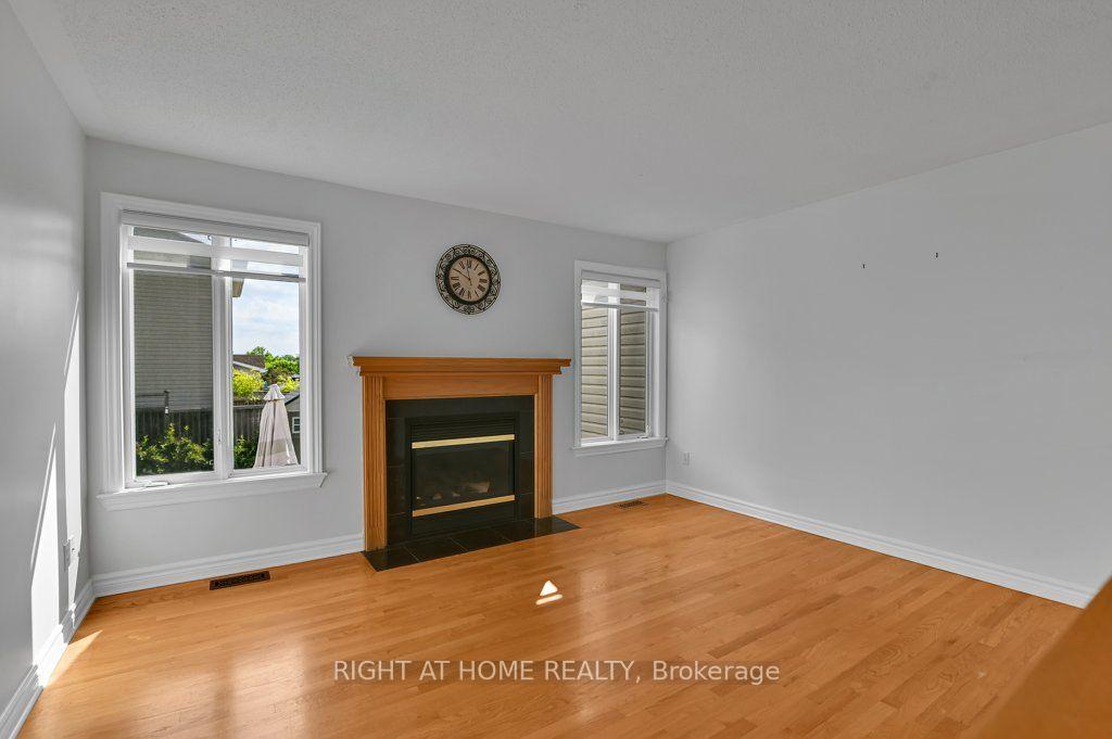 Photo 12 of 198 Deerfox Drive, Ottawa, Barrhaven - Longfields — HOMEH