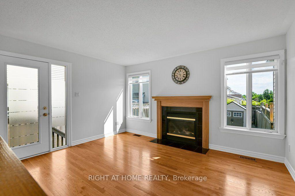 Photo 13 of 198 Deerfox Drive, Ottawa, Barrhaven - Longfields — HOMEH