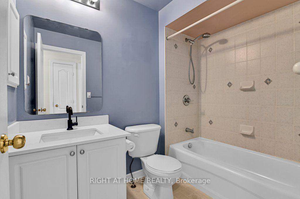 Photo 15 of 198 Deerfox Drive, Ottawa, Barrhaven - Longfields — HOMEH