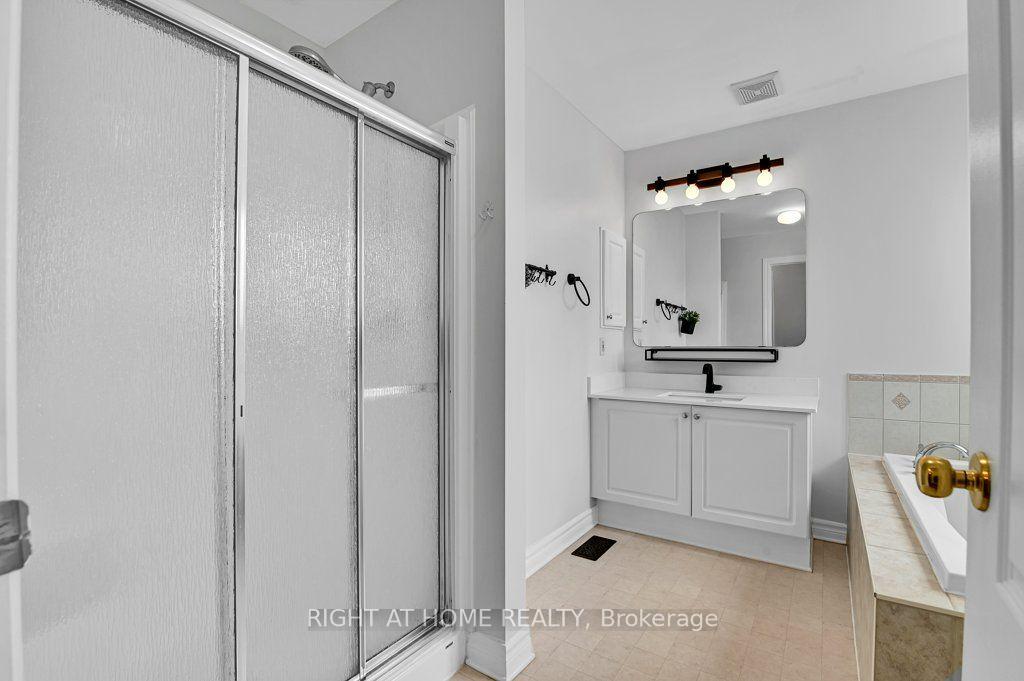 Photo 17 of 198 Deerfox Drive, Ottawa, Barrhaven - Longfields — HOMEH