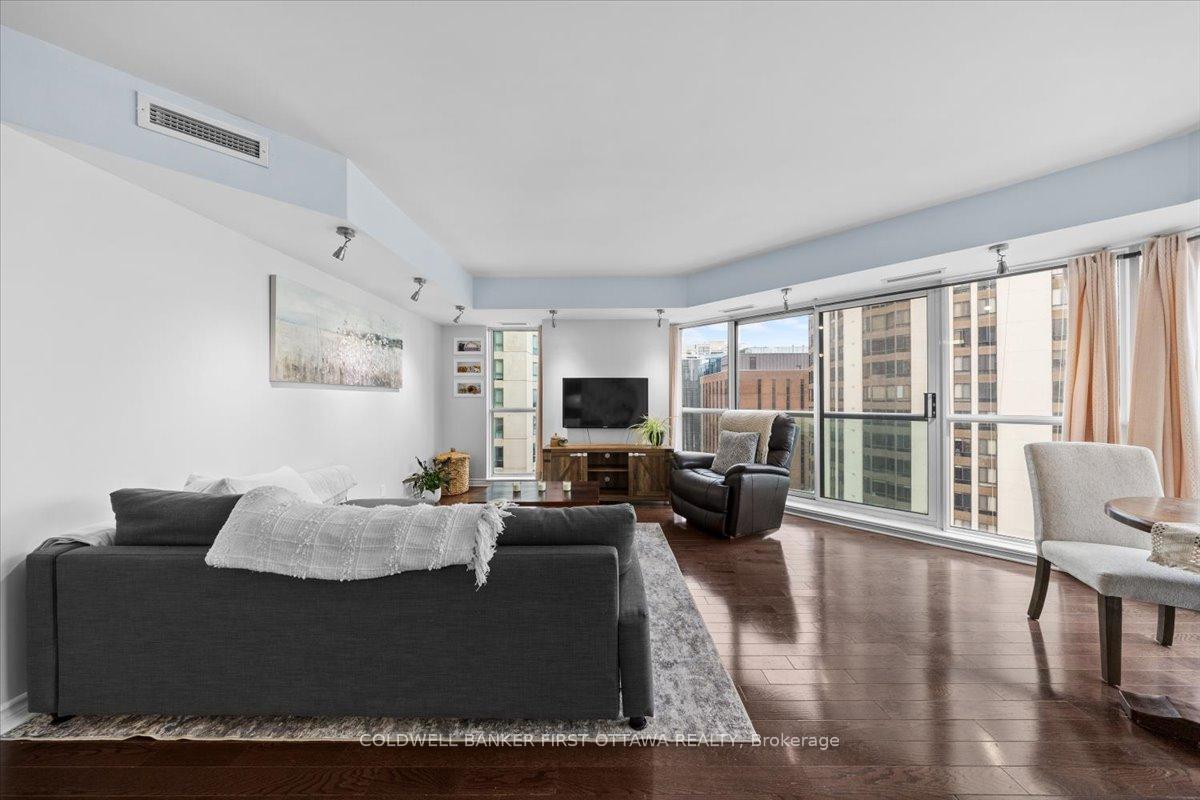 Photo 5 of Unit 1401, 445 Laurier Avenue W, Ottawa, Ottawa Centre — HOMEH