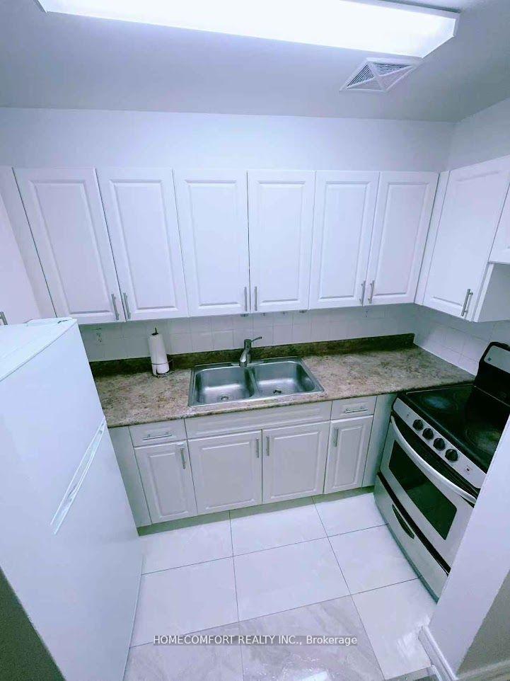 Photo 3 of Unit unit 2, 2284 Islington Avenue, Etobicoke, Rexdale-Kipling — HOMEH