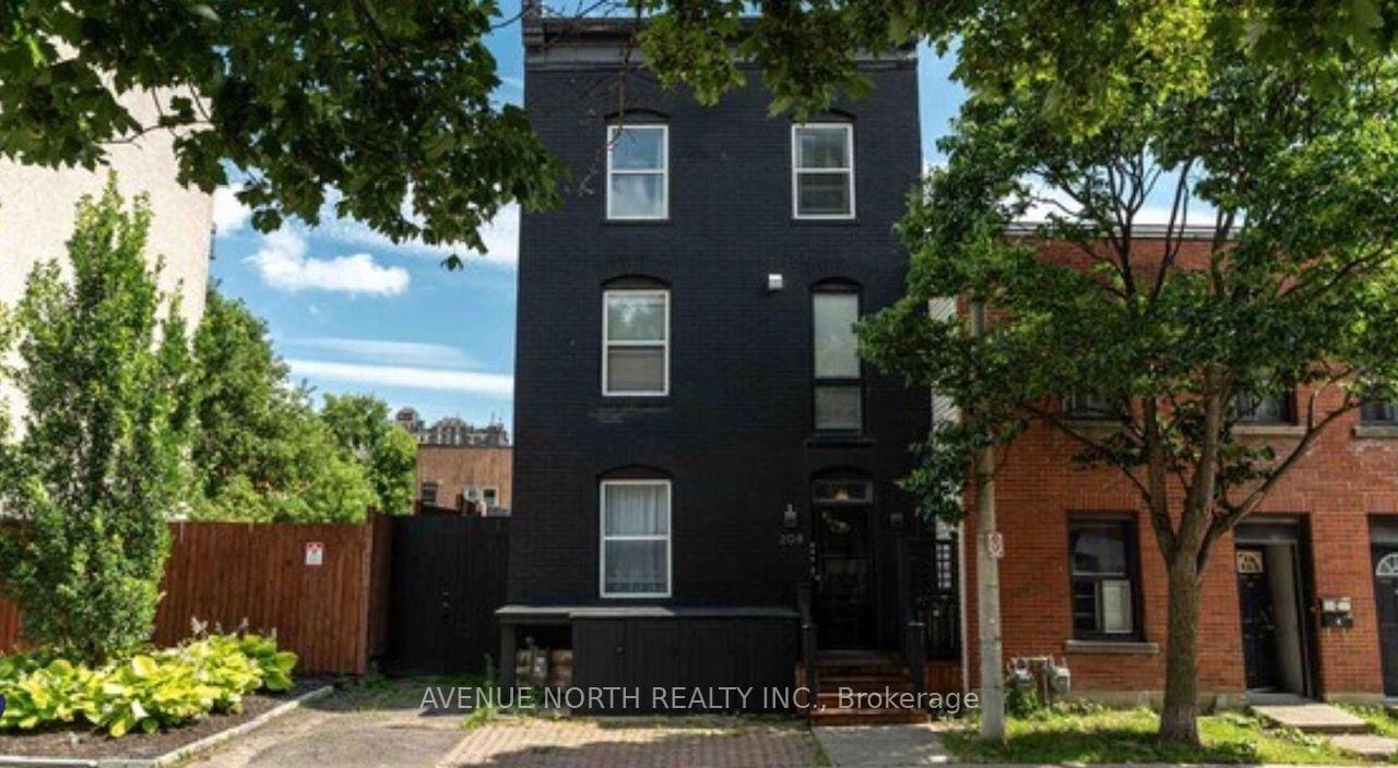 Front of 01-208 Clarence Street