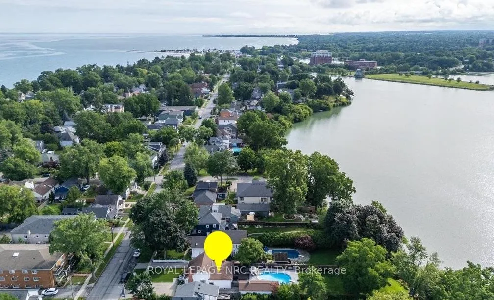 Photo 3 of 153 Main Street, St. Catharines, Port Dalhousie — HOMEH