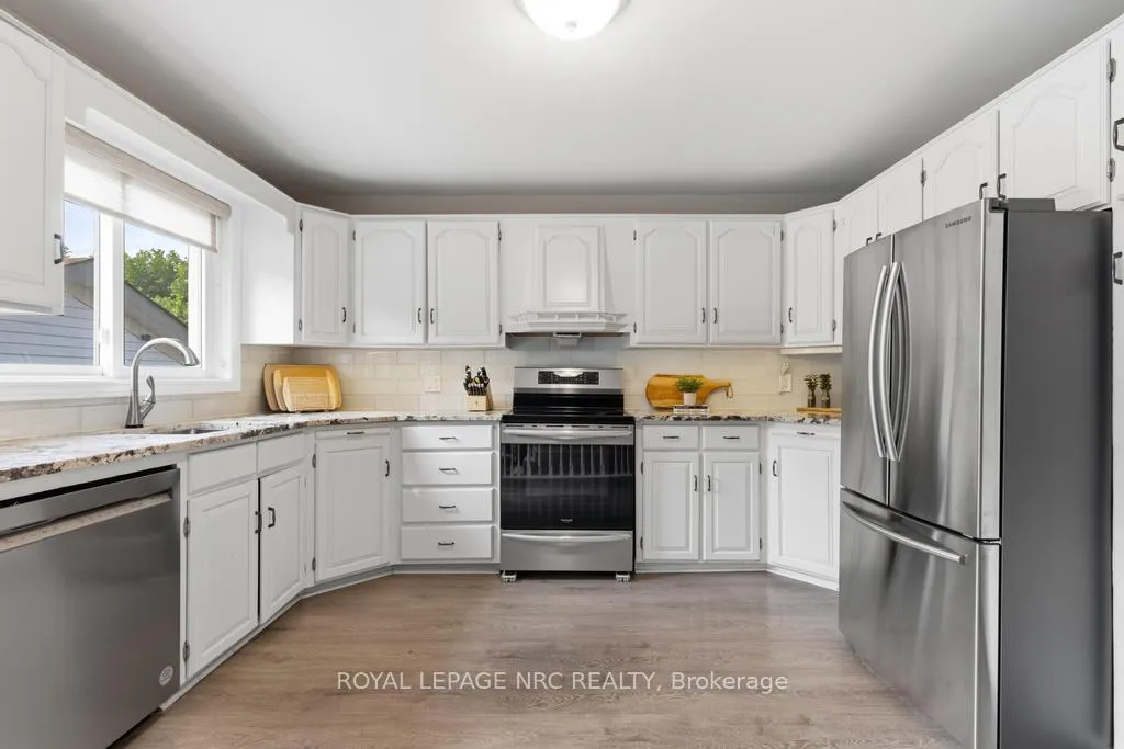 Photo 10 of 153 Main Street, St. Catharines, Port Dalhousie — HOMEH