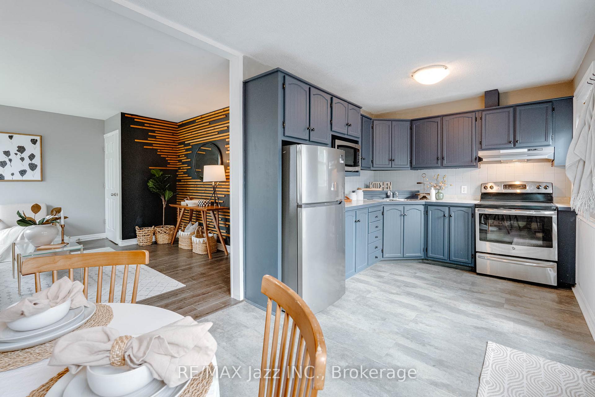 Photo 6 of 81 Wellington Avenue W, Oshawa, Lakeview — HOMEH