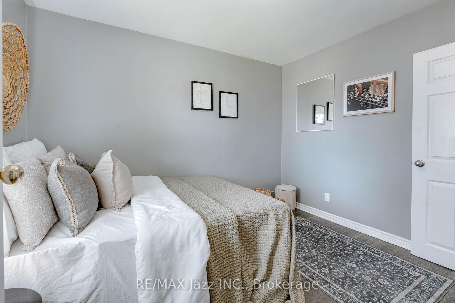 Photo 12 of 81 Wellington Avenue W, Oshawa, Lakeview — HOMEH