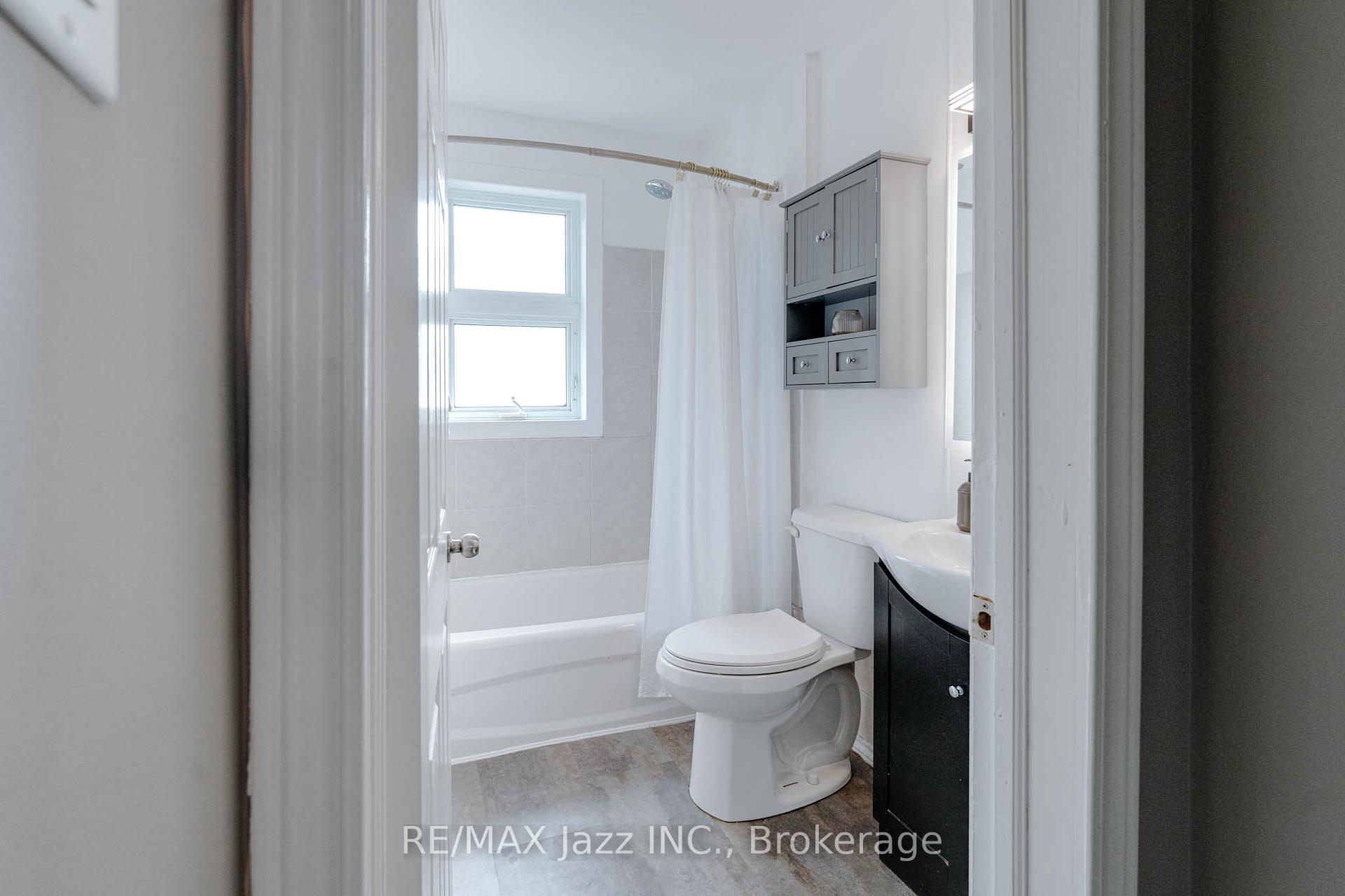 Photo 15 of 81 Wellington Avenue W, Oshawa, Lakeview — HOMEH