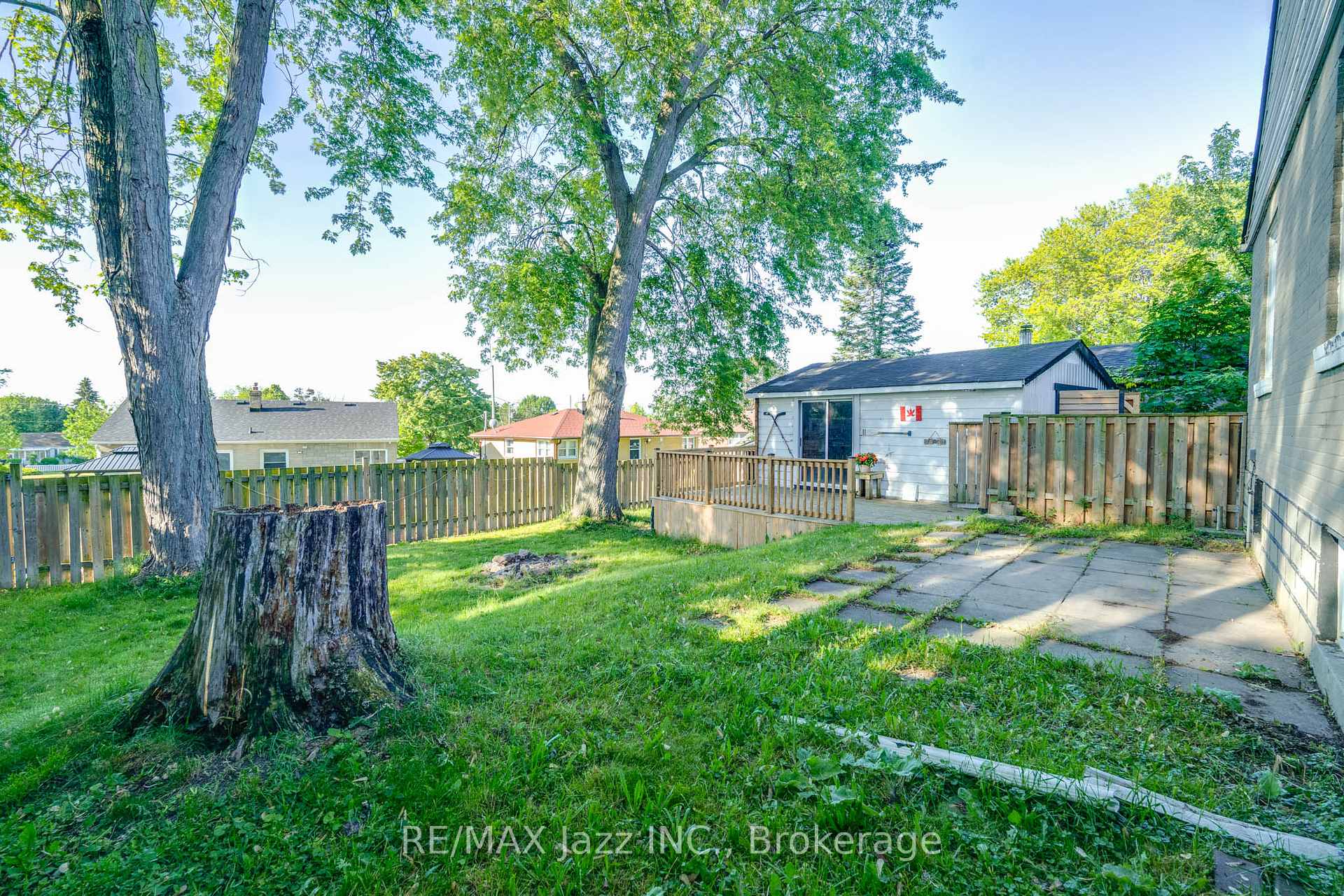 Photo 31 of 81 Wellington Avenue W, Oshawa, Lakeview — HOMEH