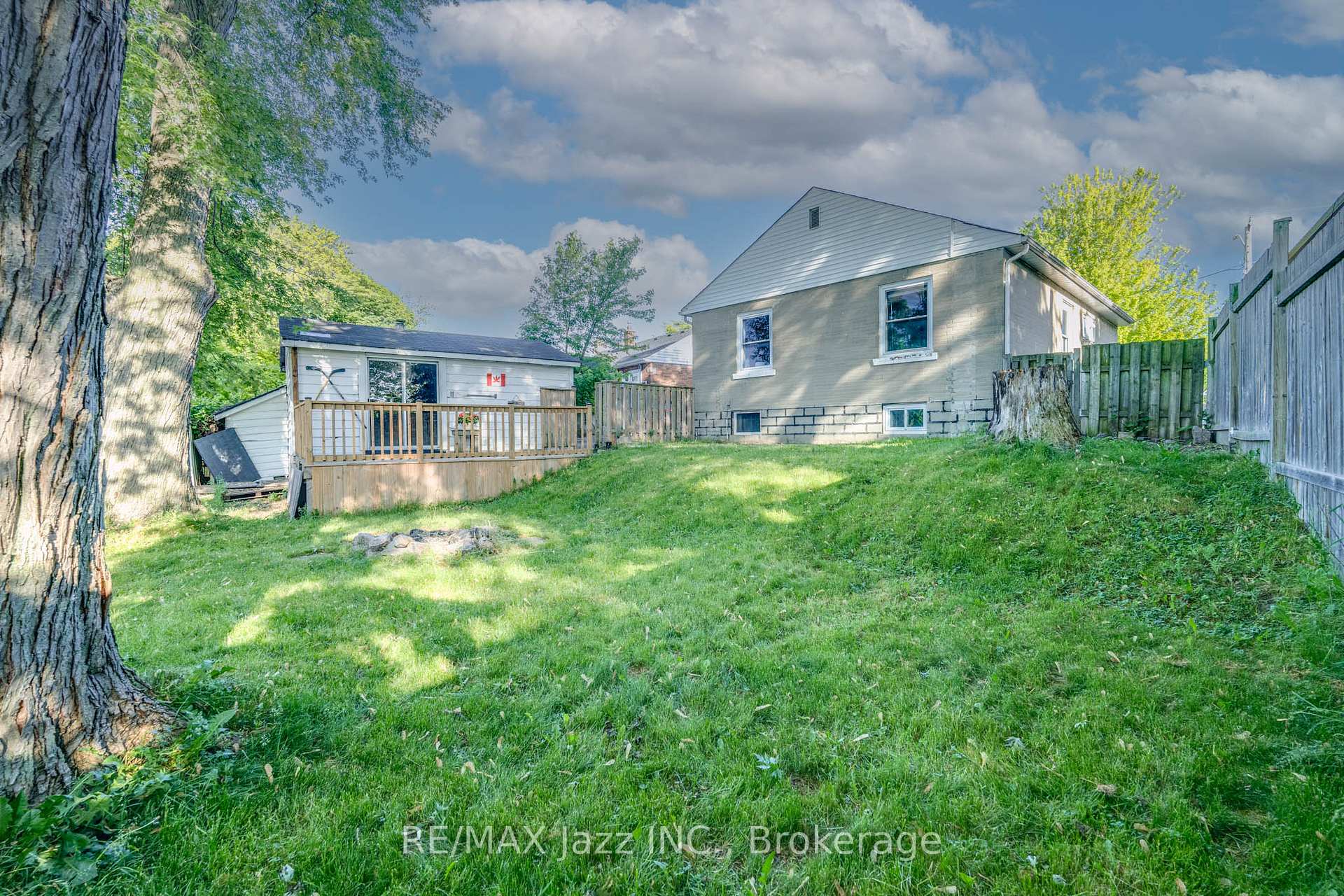 Photo 32 of 81 Wellington Avenue W, Oshawa, Lakeview — HOMEH