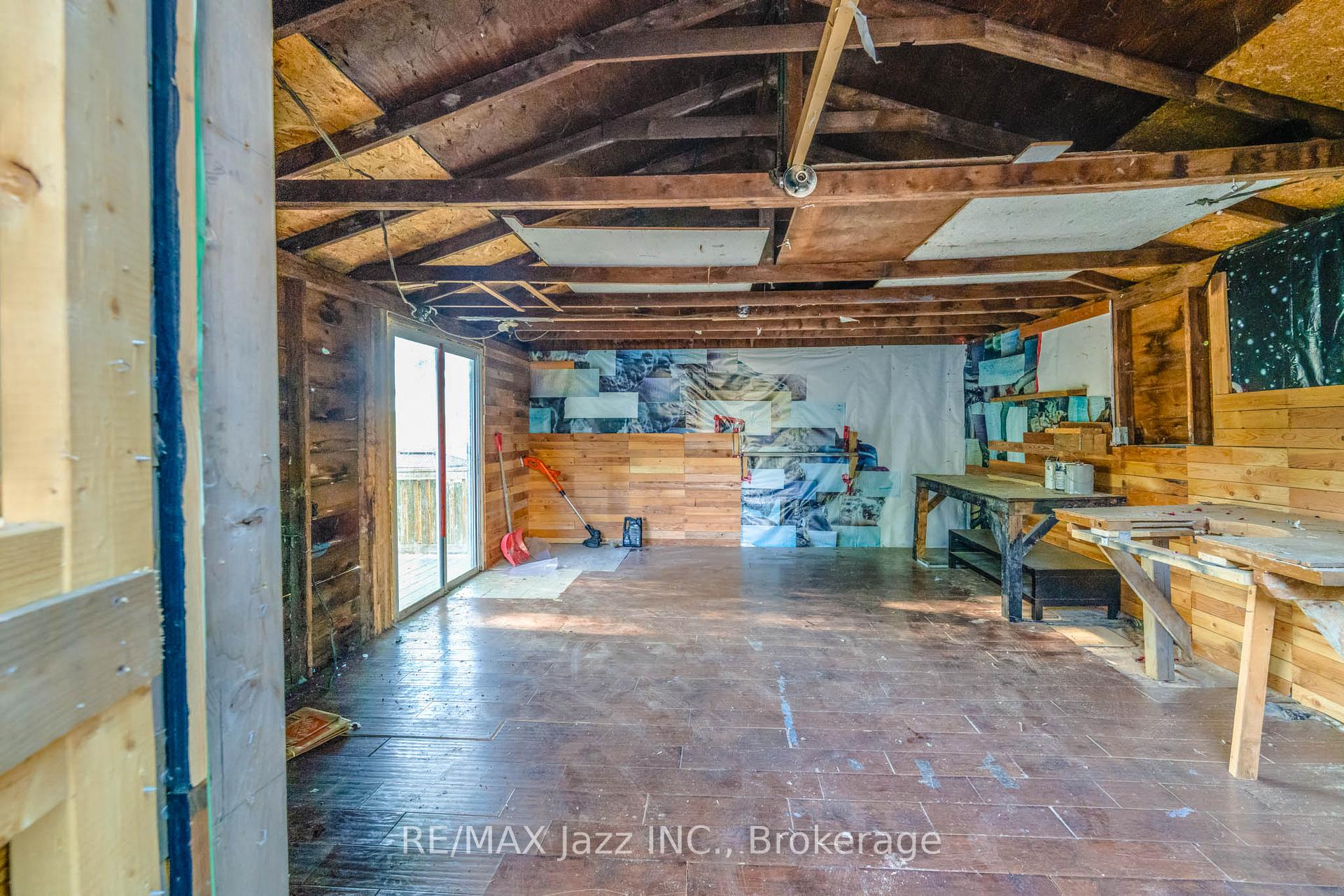 Photo 36 of 81 Wellington Avenue W, Oshawa, Lakeview — HOMEH