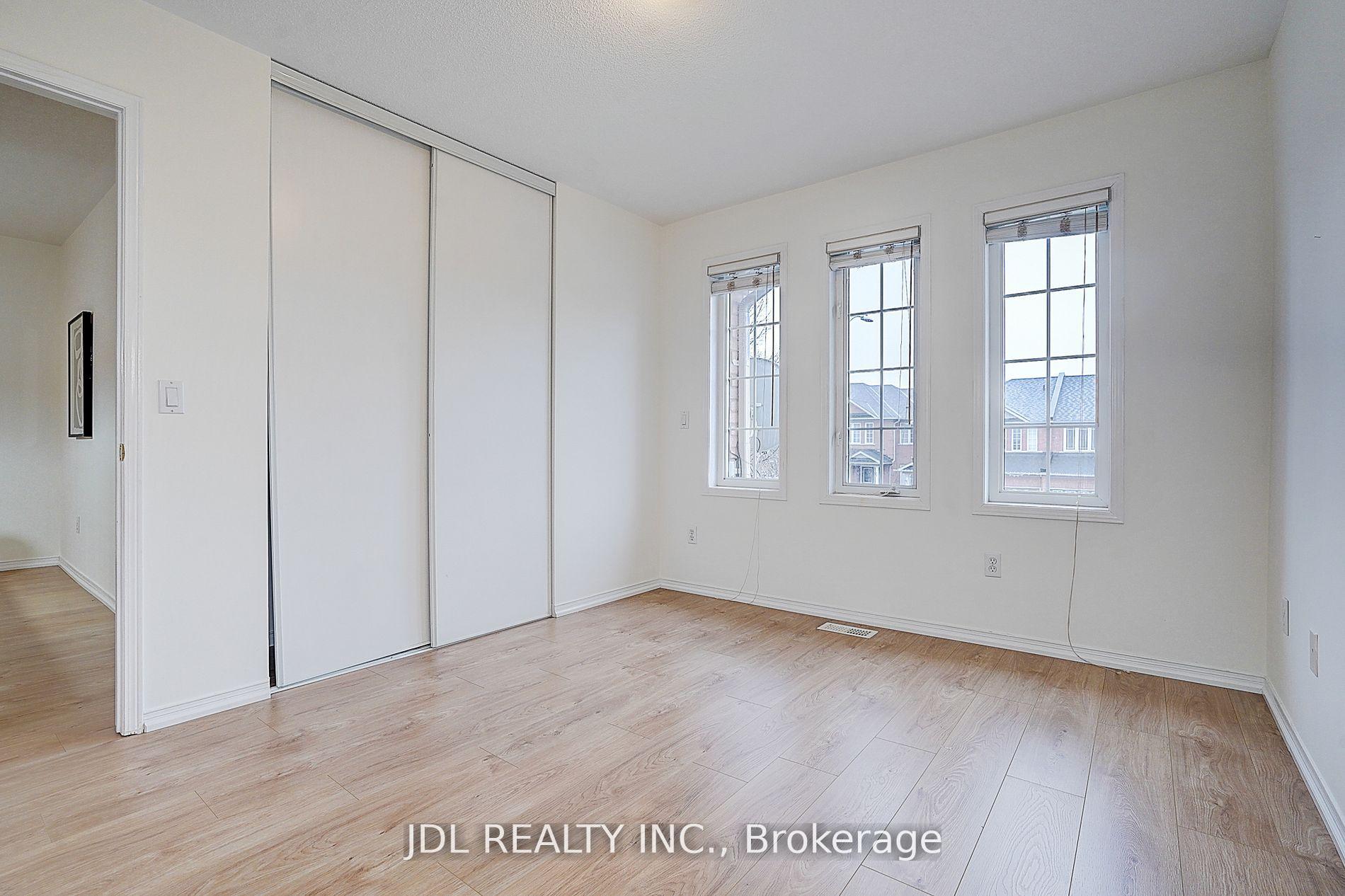 Photo 27 of 47 Millcliff Circle, Aurora, Aurora Grove — HOMEH