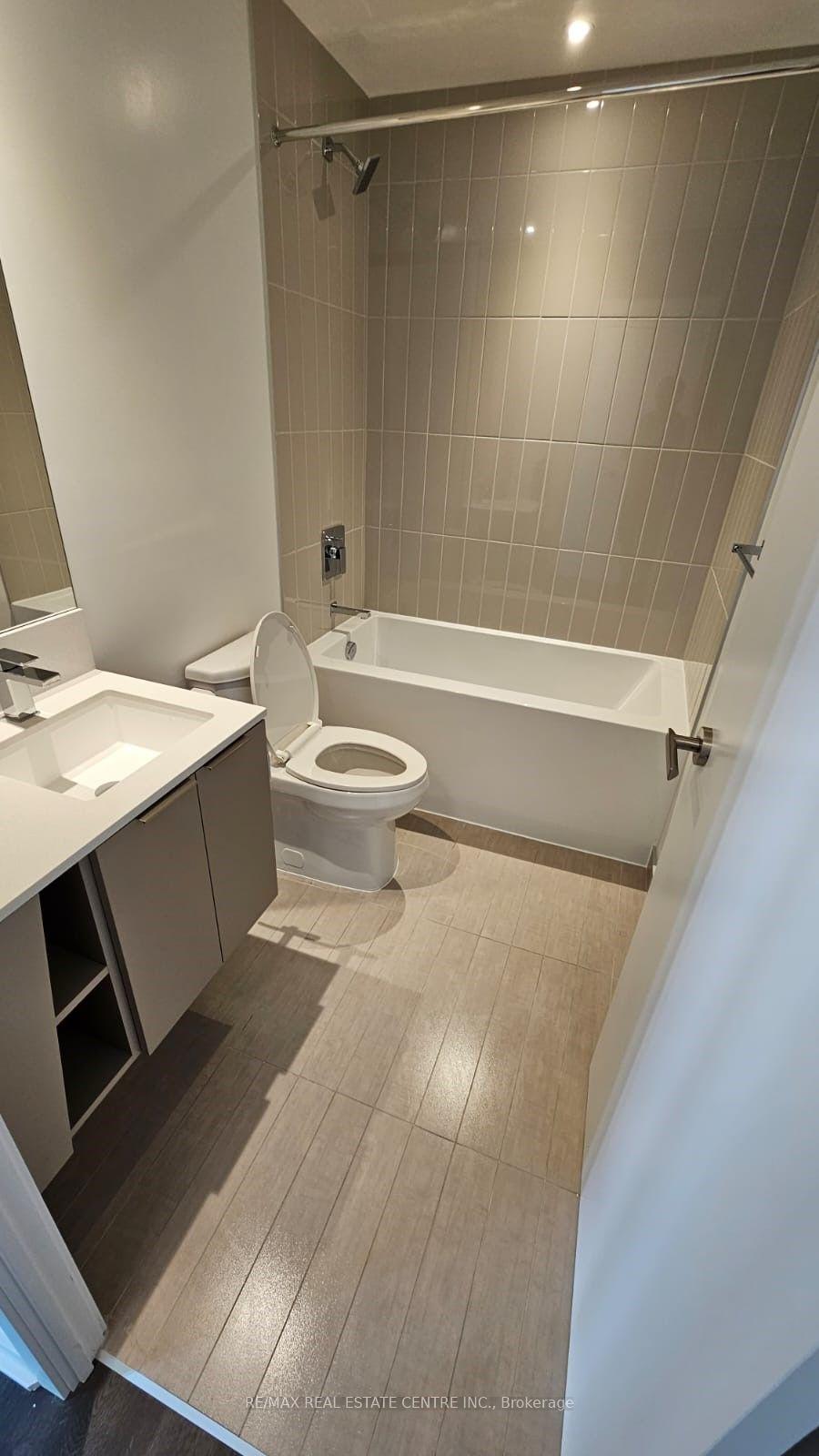 Photo 2 of Unit 4709, 3900 Confederation Parkway, Mississauga, City Centre — HOMEH