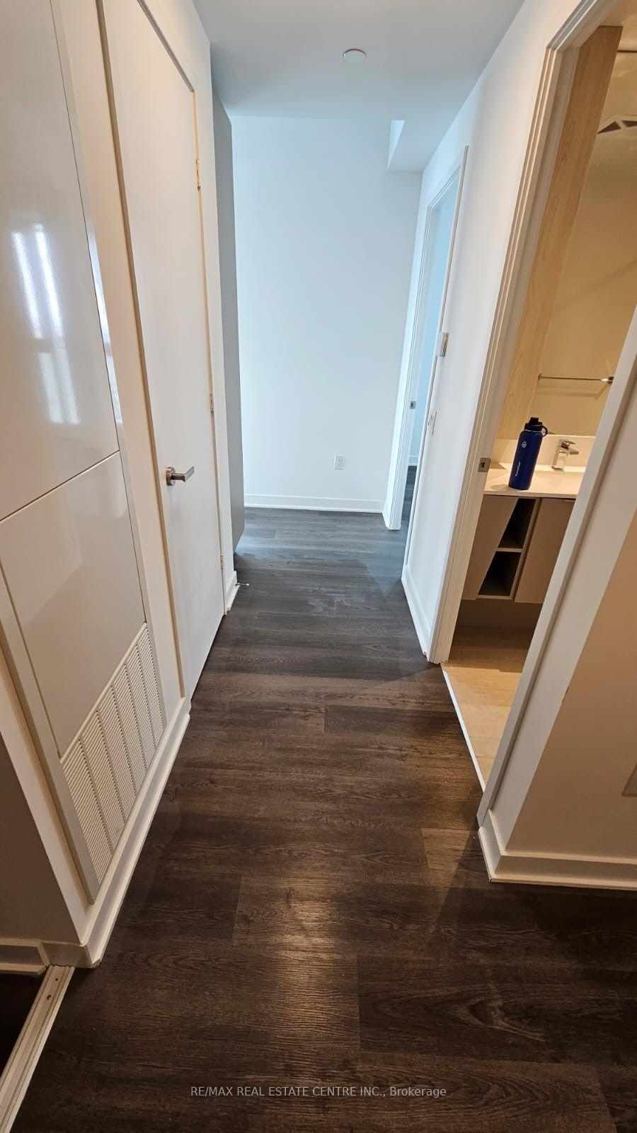 Photo 4 of Unit 4709, 3900 Confederation Parkway, Mississauga, City Centre — HOMEH