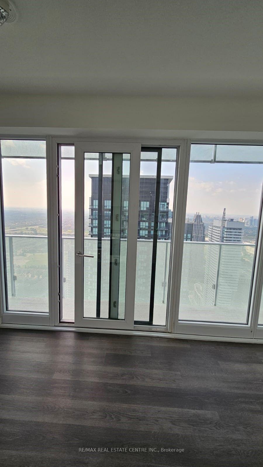 Photo 9 of Unit 4709, 3900 Confederation Parkway, Mississauga, City Centre — HOMEH