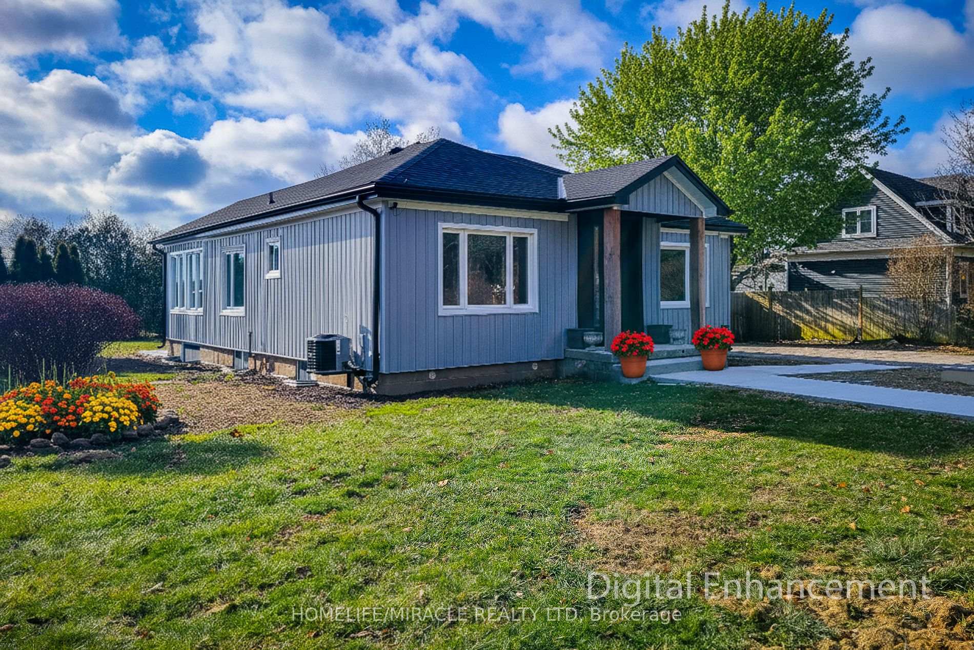 Photo 2 of 355 Ridge Road W, Grimsby, Grimsby Escarpment — HOMEH