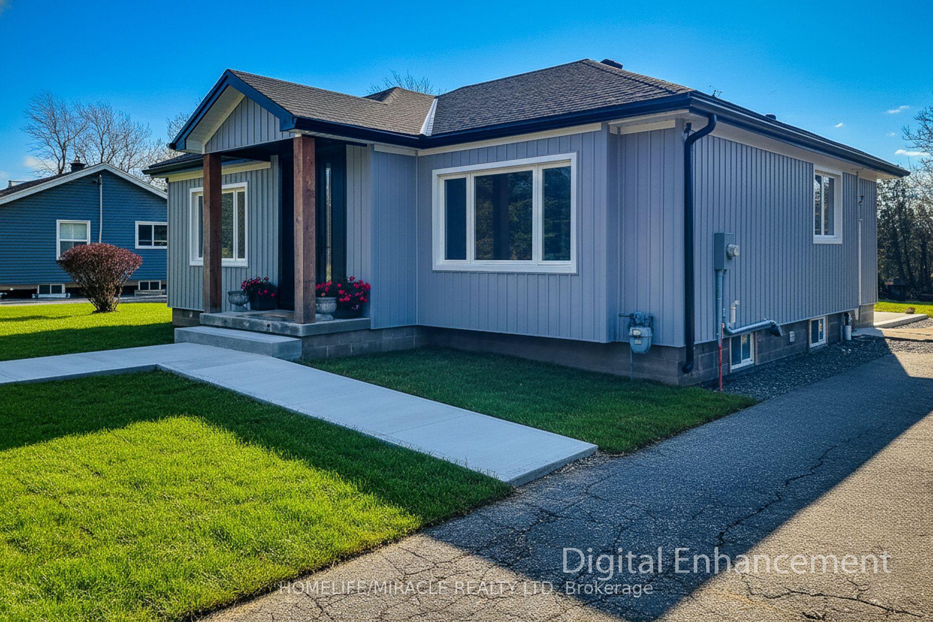Photo 3 of 355 Ridge Road W, Grimsby, Grimsby Escarpment — HOMEH