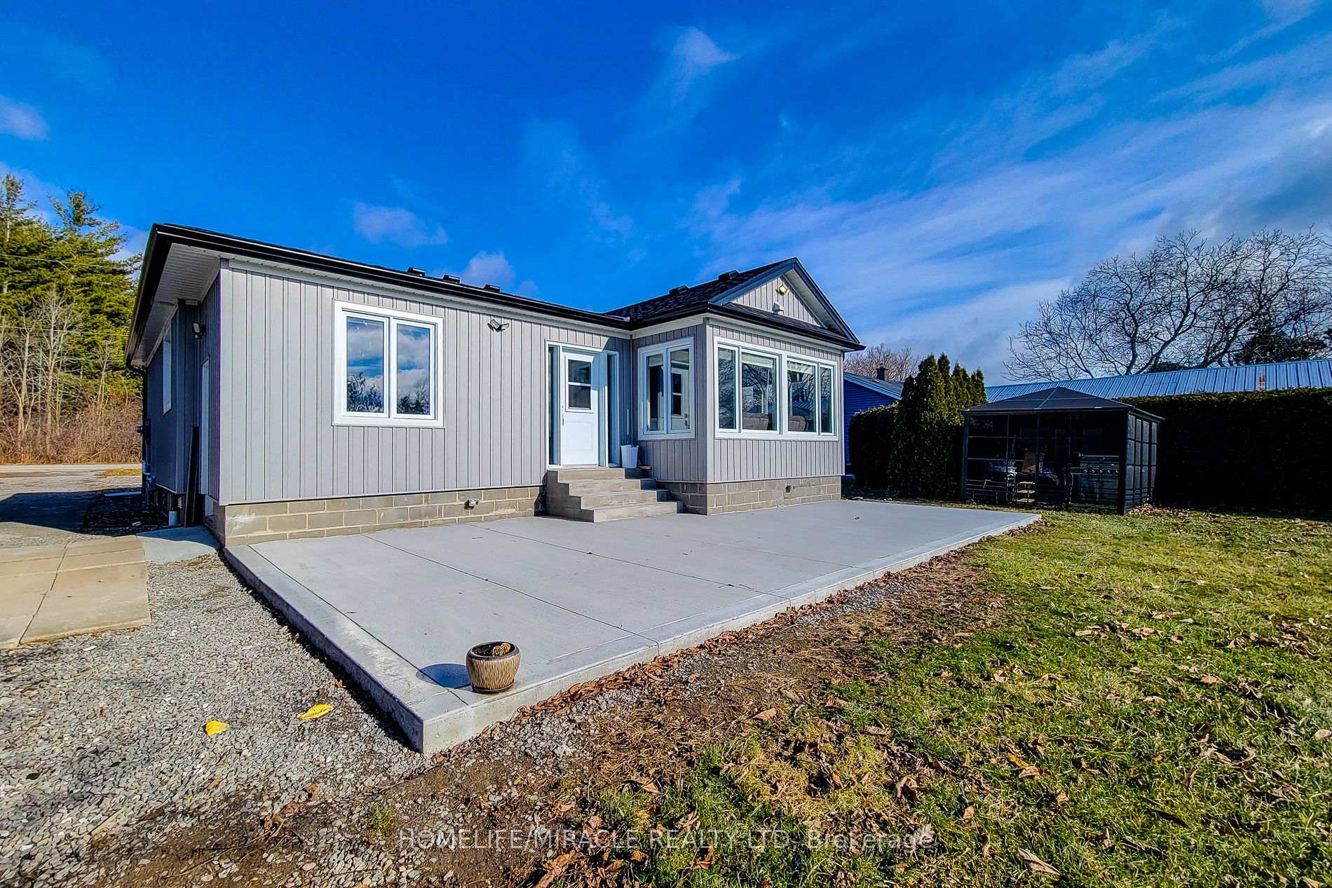 Photo 5 of 355 Ridge Road W, Grimsby, Grimsby Escarpment — HOMEH