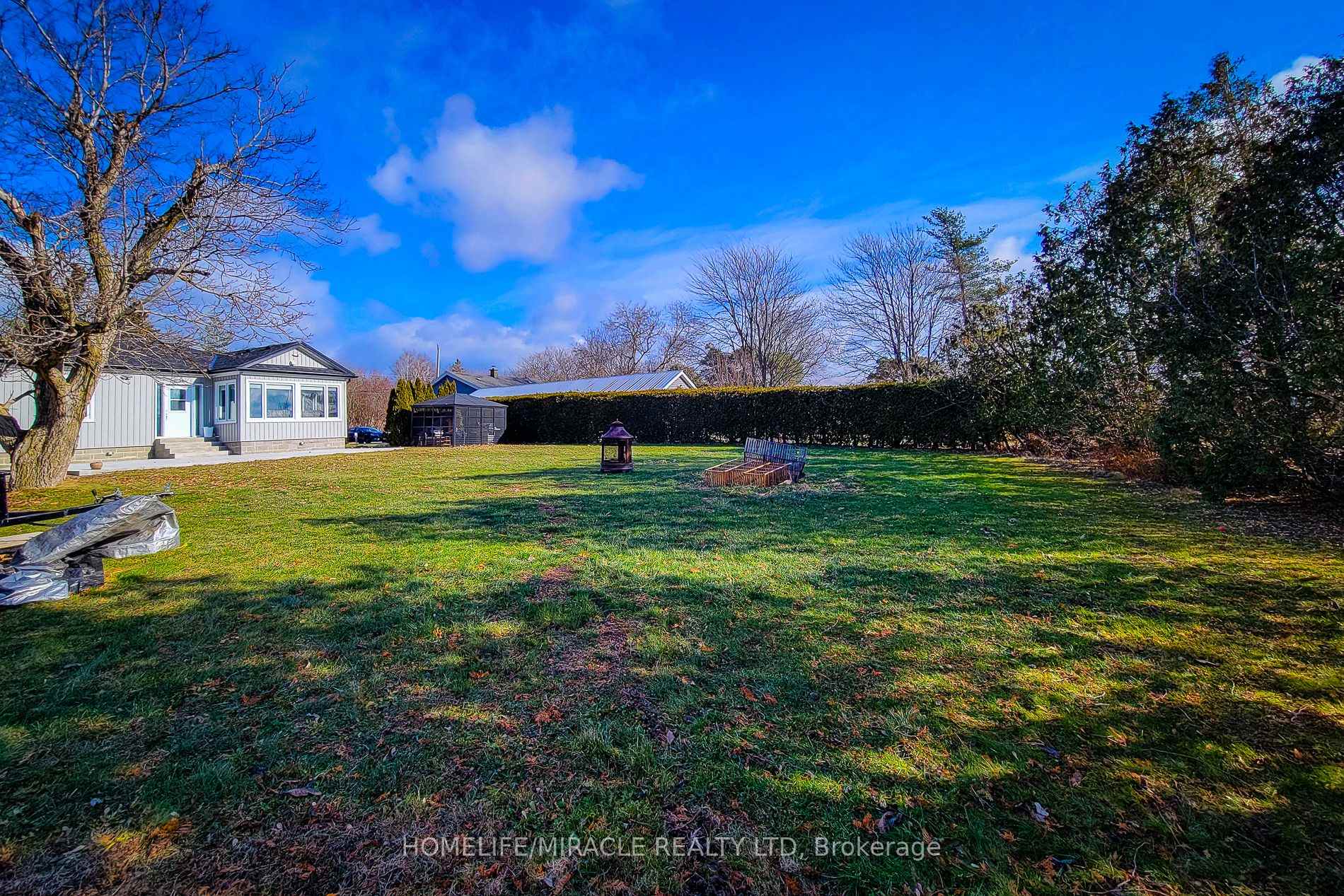 Photo 8 of 355 Ridge Road W, Grimsby, Grimsby Escarpment — HOMEH