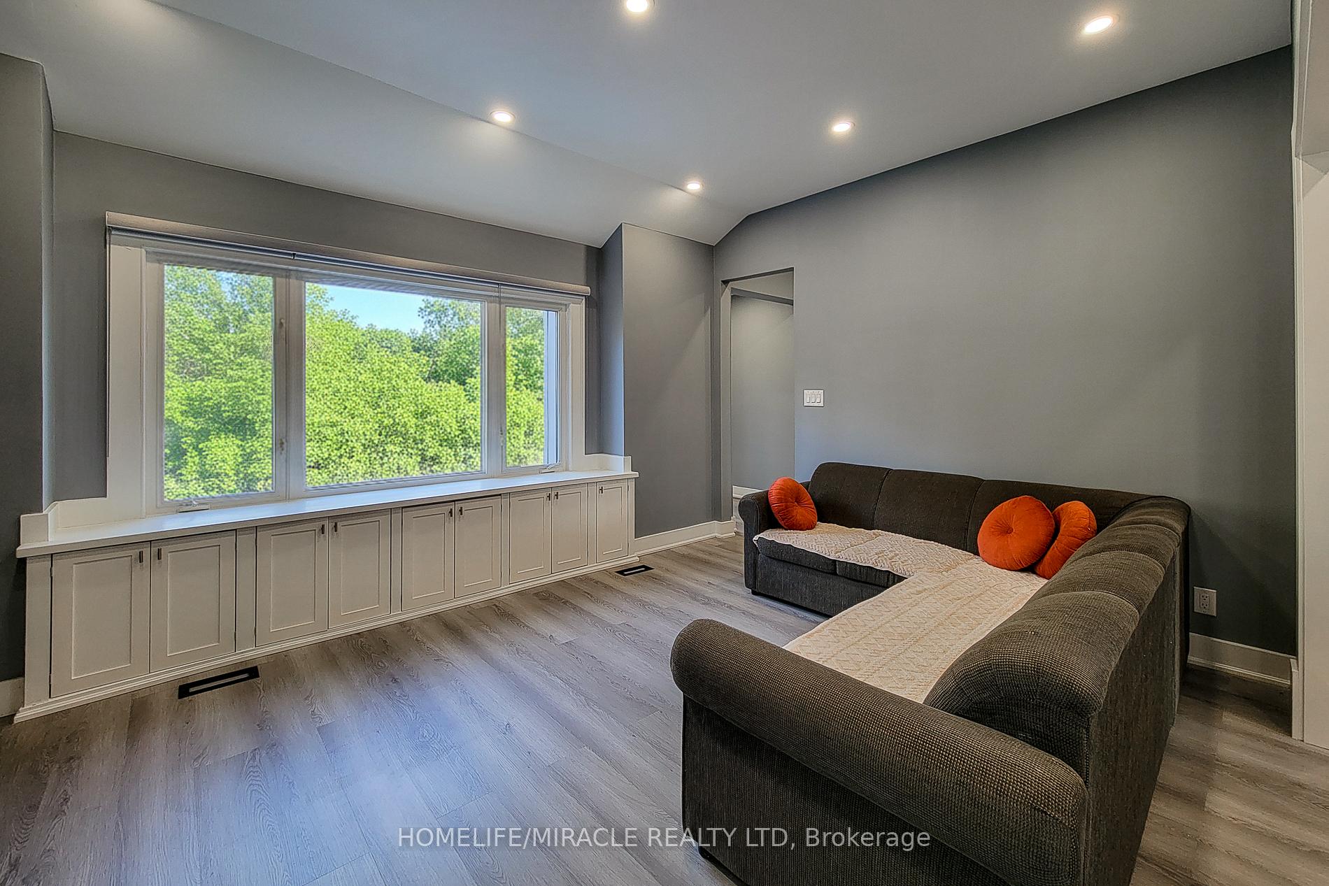 Photo 15 of 355 Ridge Road W, Grimsby, Grimsby Escarpment — HOMEH