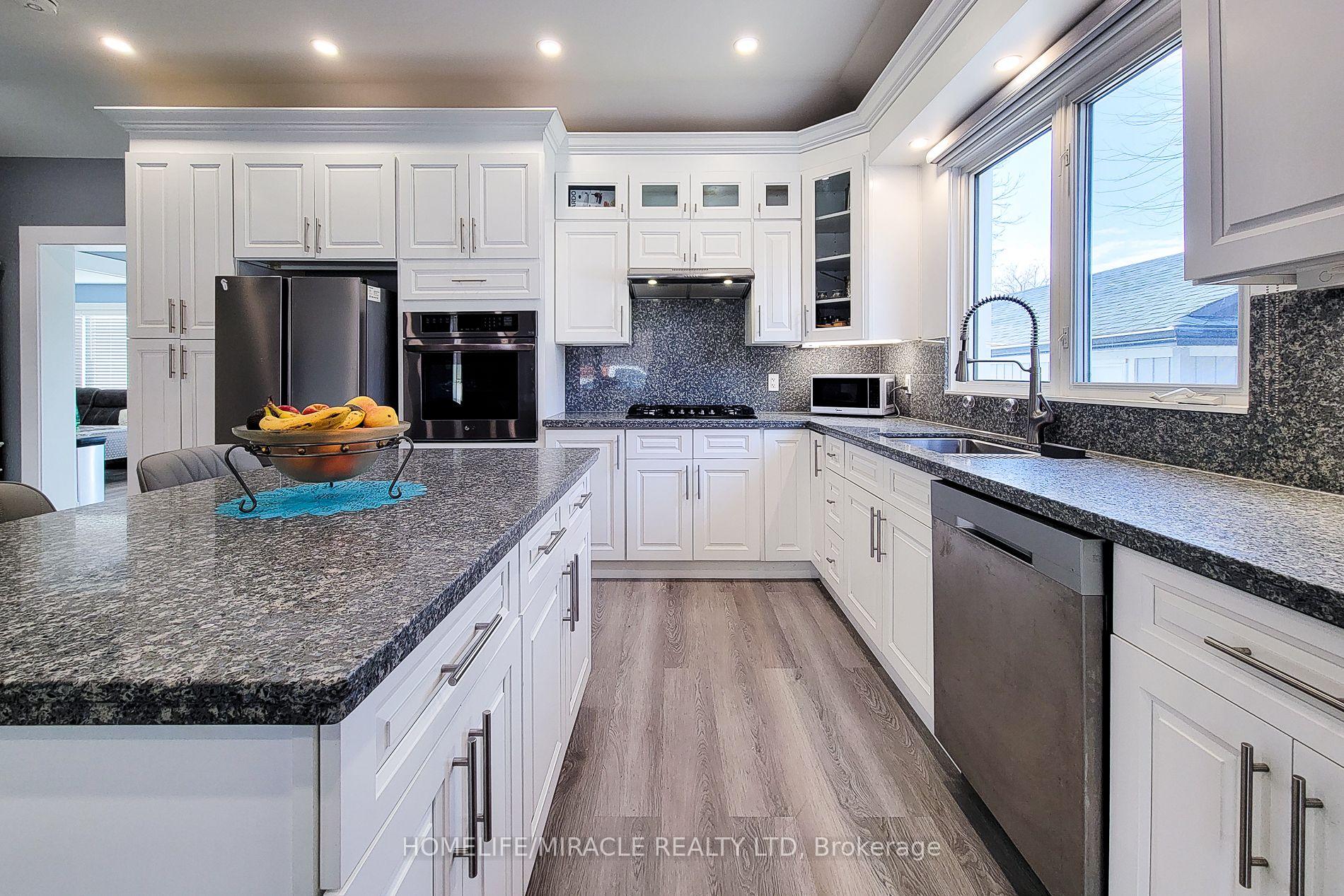 Photo 20 of 355 Ridge Road W, Grimsby, Grimsby Escarpment — HOMEH