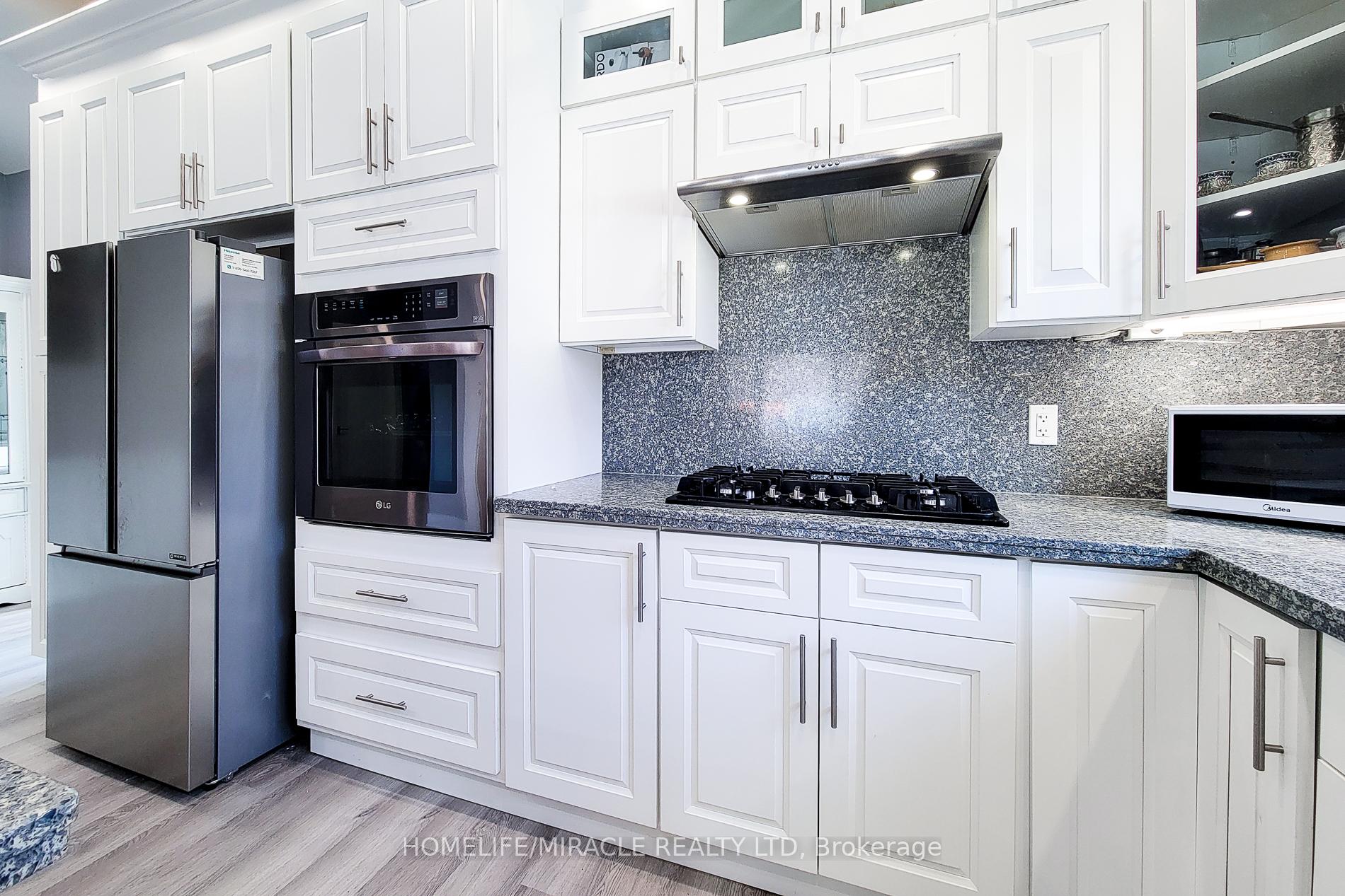Photo 22 of 355 Ridge Road W, Grimsby, Grimsby Escarpment — HOMEH