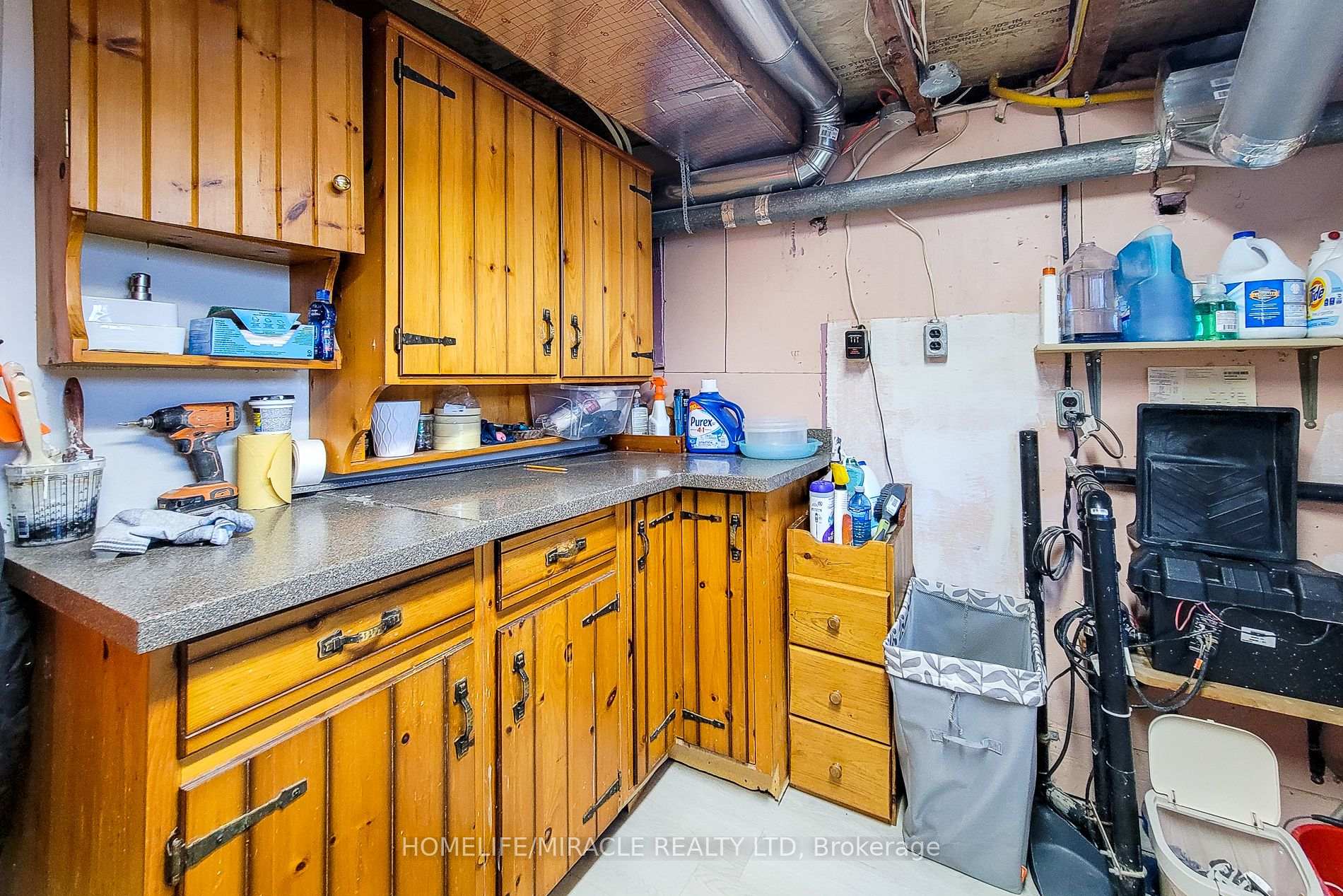 Photo 49 of 355 Ridge Road W, Grimsby, Grimsby Escarpment — HOMEH