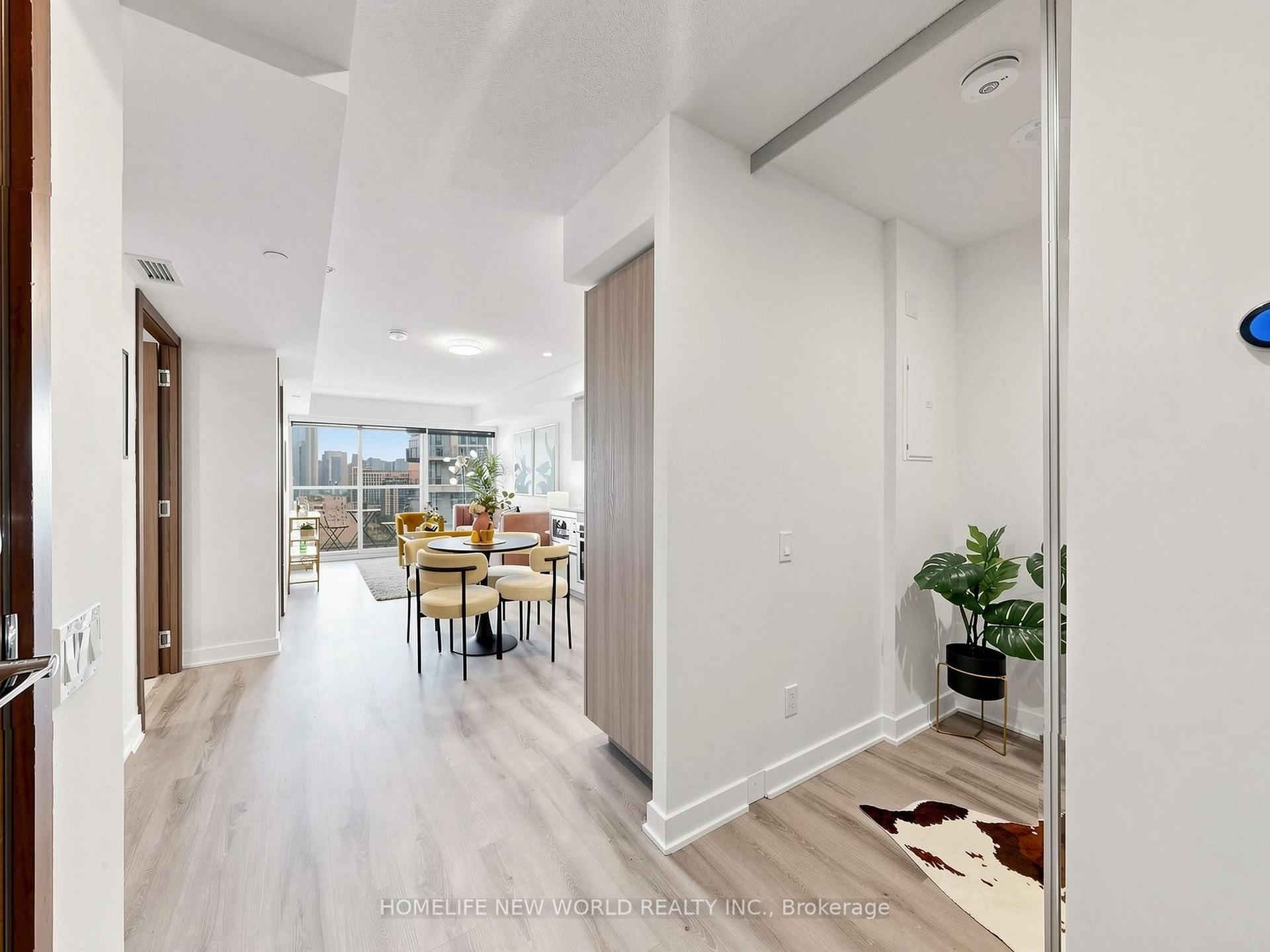 Photo 3 of Unit 2011, 17 Bathurst Street, Toronto, Waterfront Communities — HOMEH