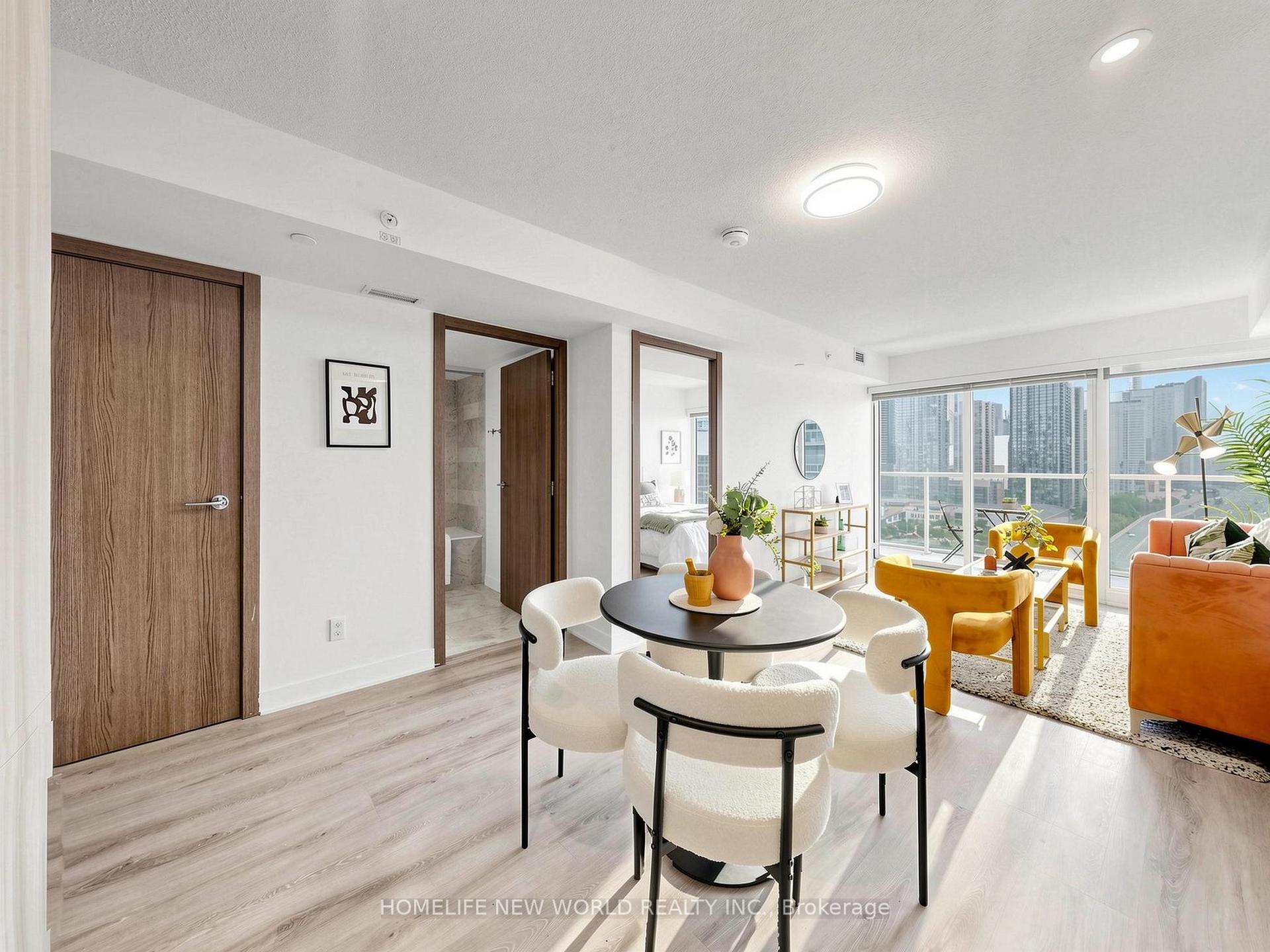 Photo 4 of Unit 2011, 17 Bathurst Street, Toronto, Waterfront Communities — HOMEH
