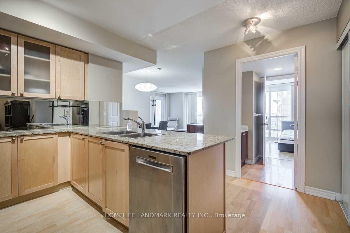 Photo 4 of Unit 402, 761 Bay Street, Toronto, Bay Street Corridor — HOMEH