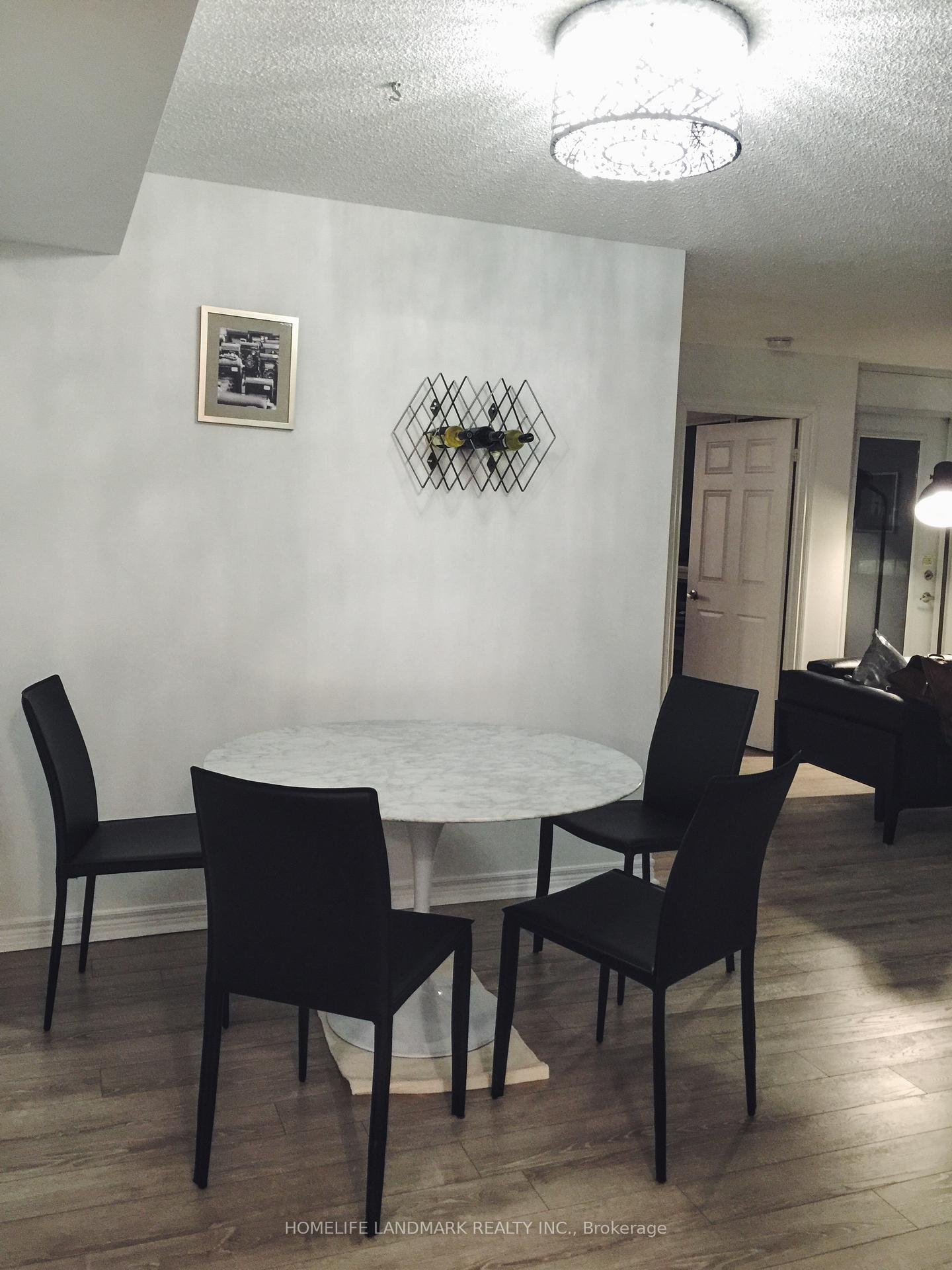 Photo 5 of Unit 402, 761 Bay Street, Toronto, Bay Street Corridor — HOMEH
