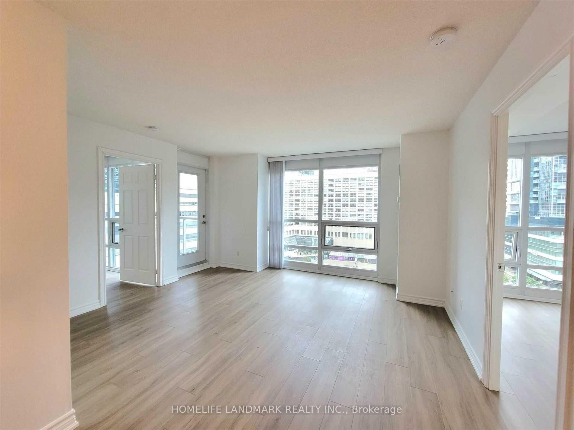 Photo 6 of Unit 402, 761 Bay Street, Toronto, Bay Street Corridor — HOMEH