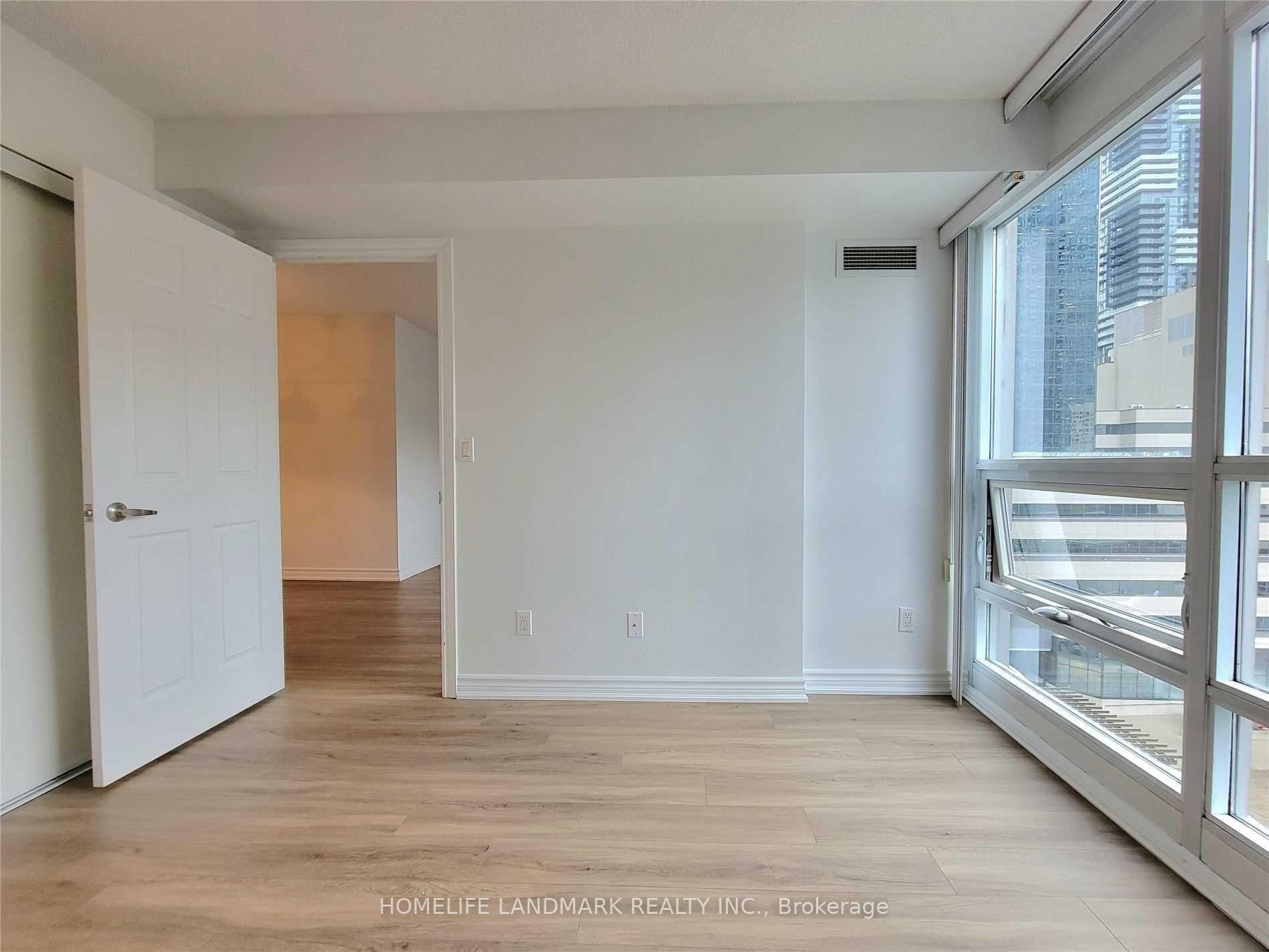 Photo 12 of Unit 402, 761 Bay Street, Toronto, Bay Street Corridor — HOMEH